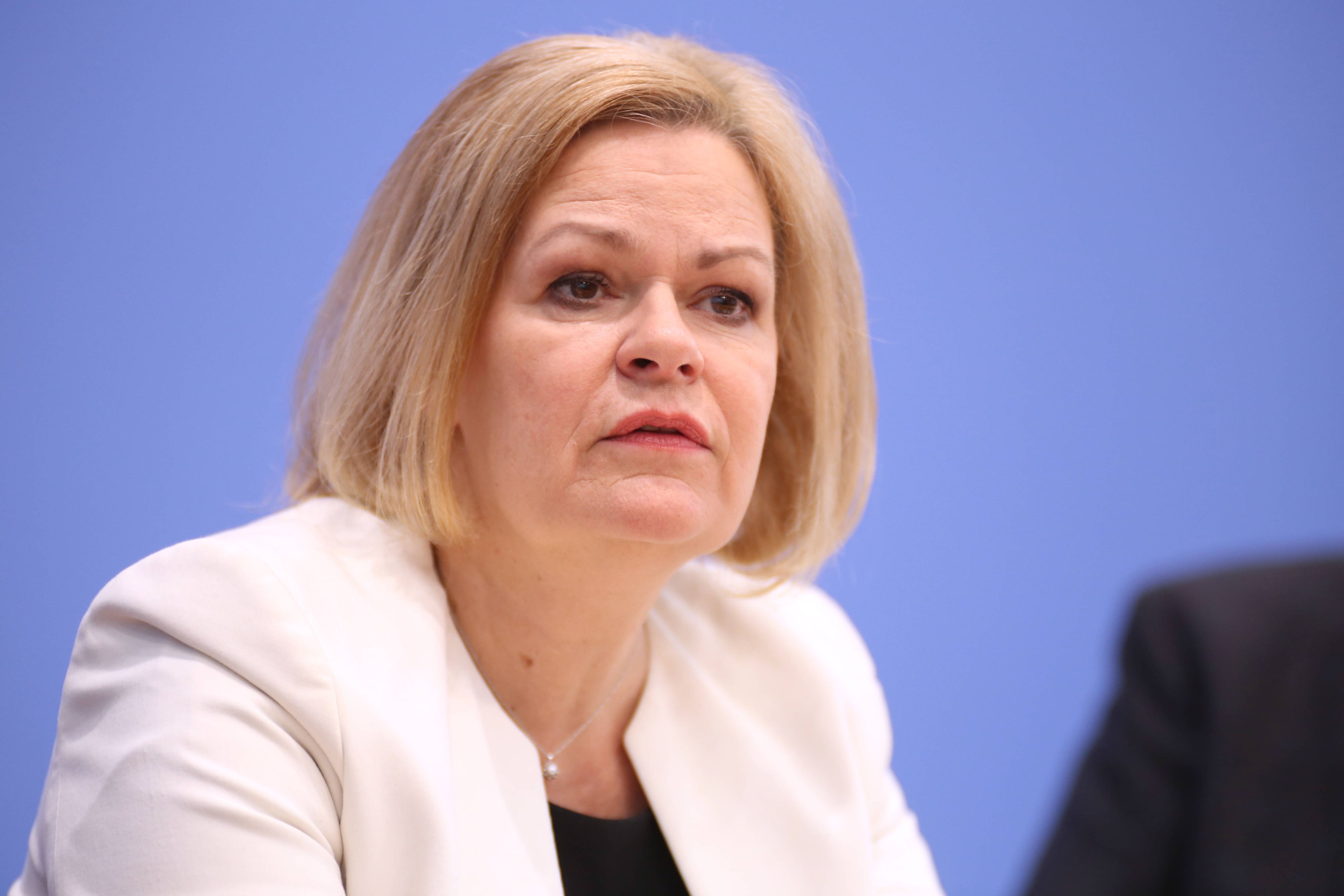 Der Journalist hat ein manipuliertes Foto von Nancy Faeser veröffentlicht.