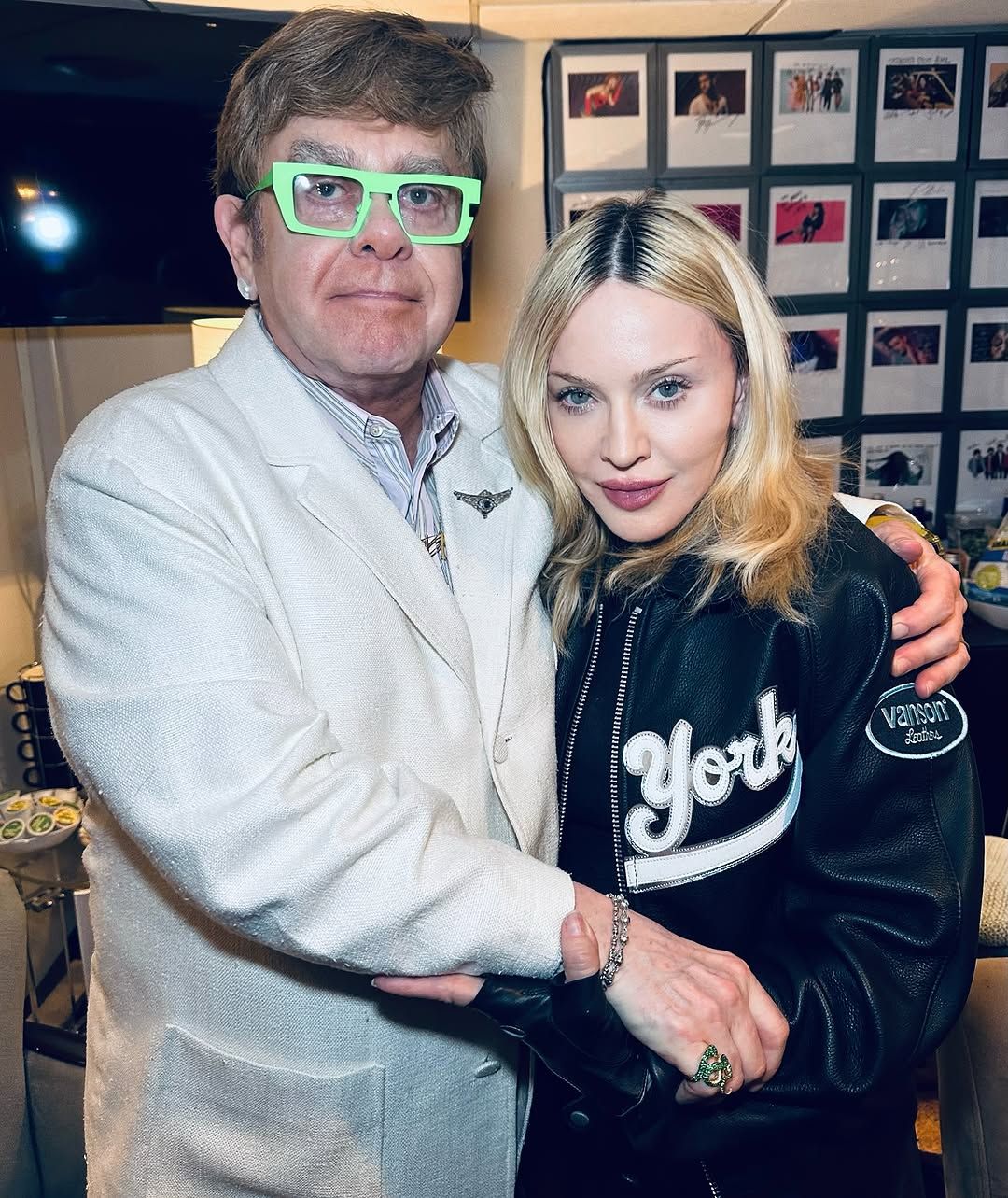 Madonna und Elton John haben sich nach rund 20 Jahren Streit versöhnt.