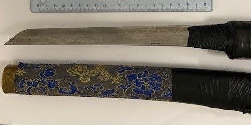 Der "Speer" bestand aus einem Schwert und einem Besenstiel.