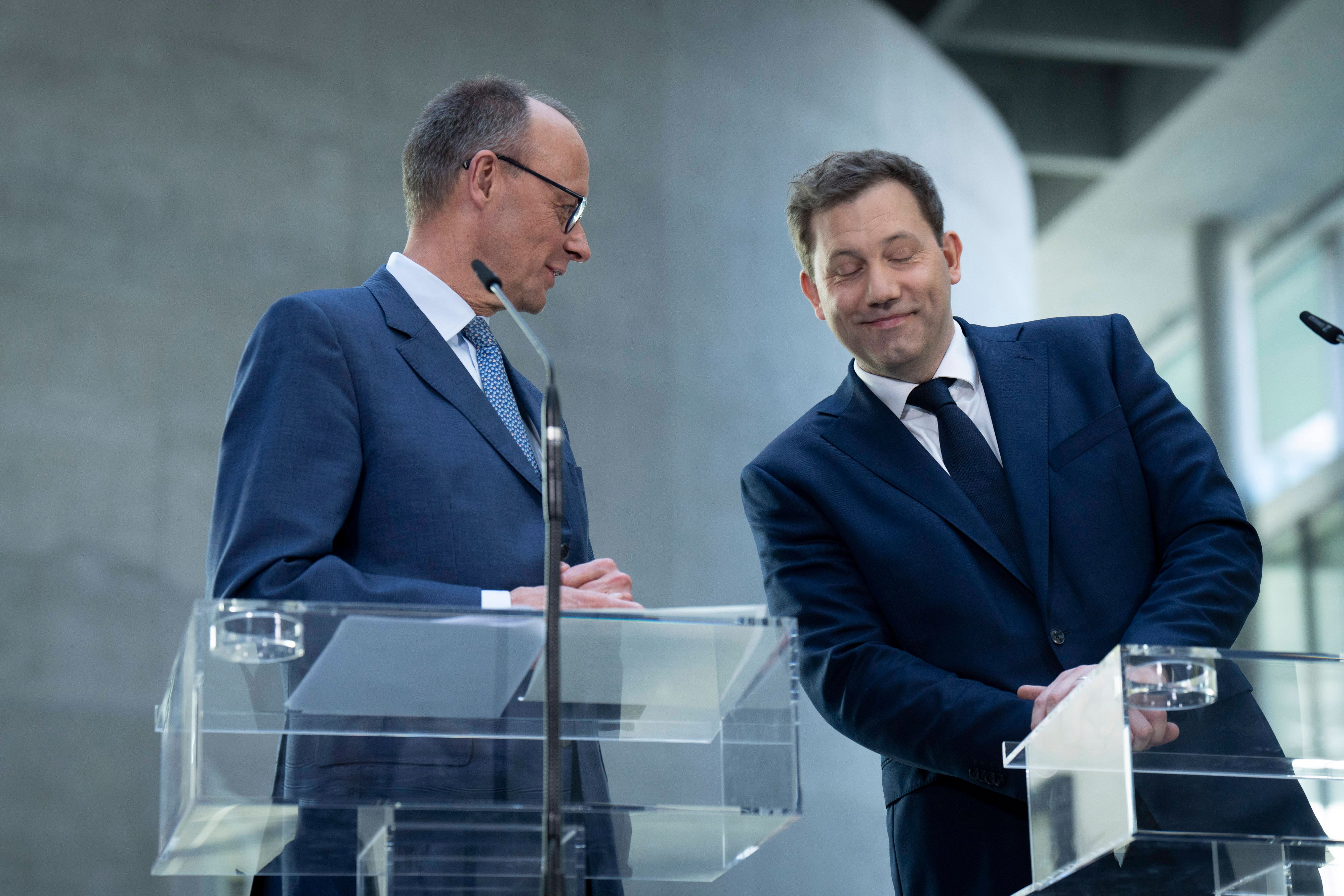 Die Union von Friedrich Merz (links) und die SPD mit Lars Klingbeil (rechts) stehen offenbar kurz vor einer Einigung. 