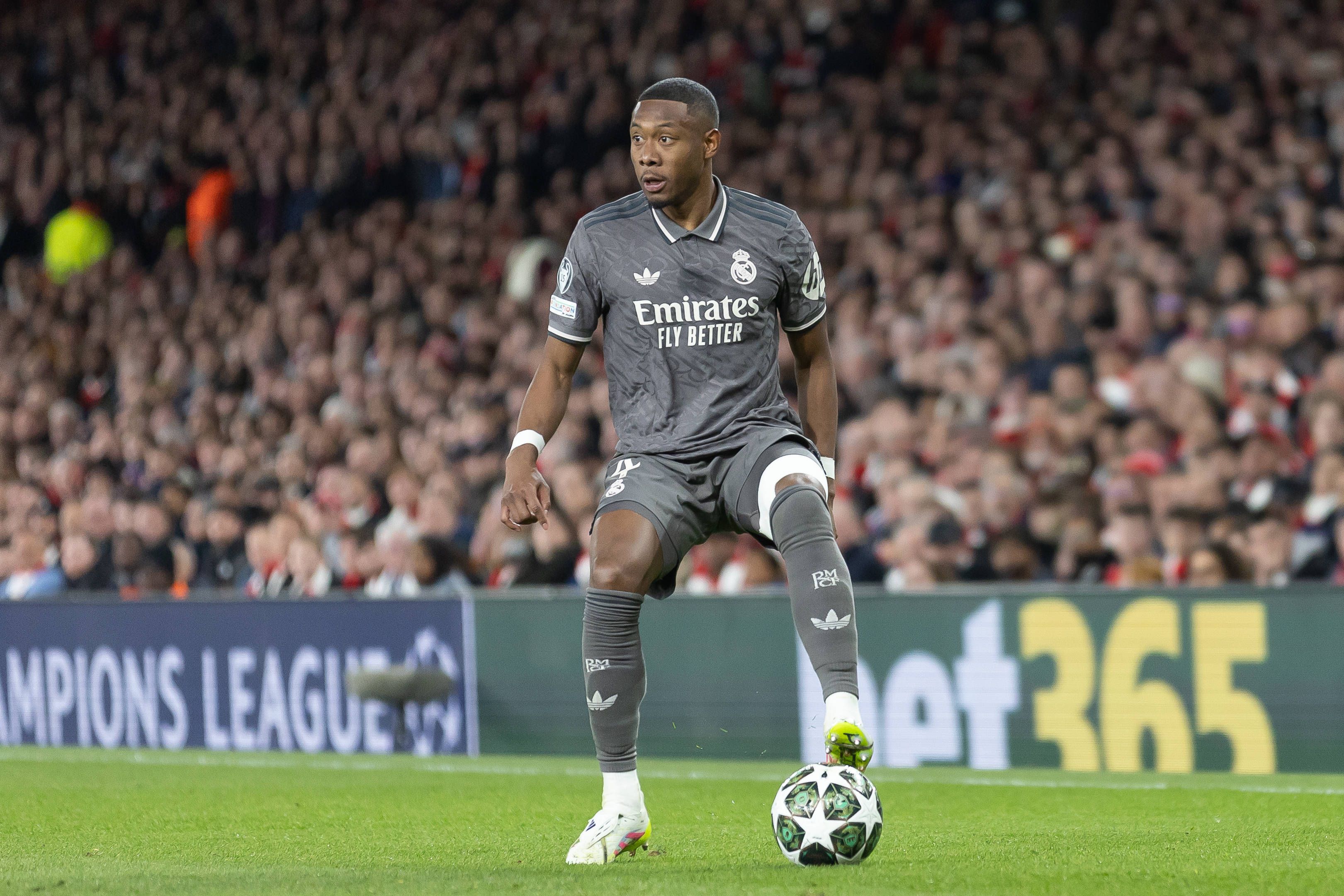 David Alaba erlebte keinen guten Abend gegen Arsenal.