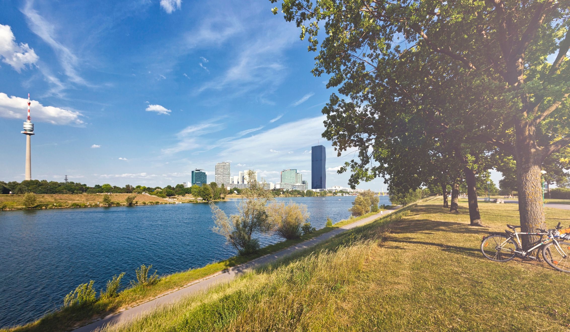 Der erste Sommertag des Jahres kündigt sich bereits an. (Symbolbild)