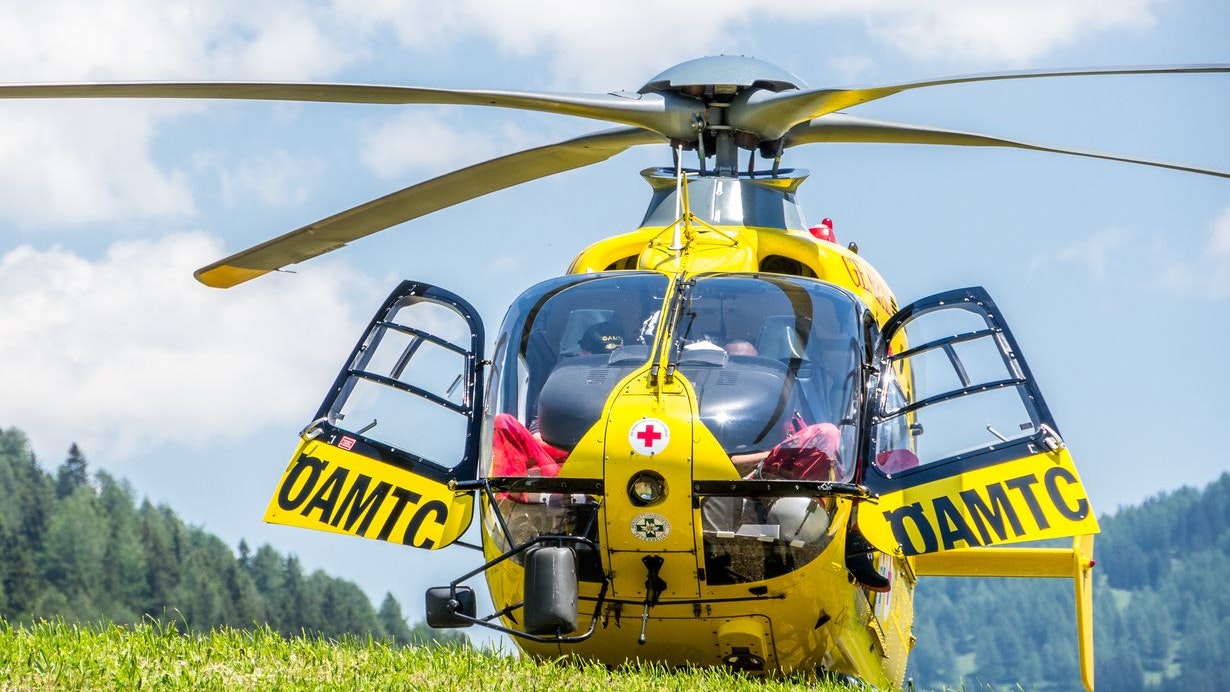 Der 42-Jährige wurde schwer verletzt ins Spital geflogen. (Symbolbild)