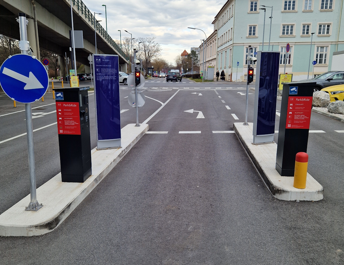 Diese Bilder schickte die APCOA, um zu zeigen wie die P&R-Anlage in Wr. Neustadt ausgeschildert ist.