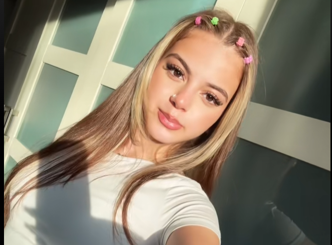 Die 14-jährige Zahide geht derzeit mit ihrem Song auf TikTok viral.