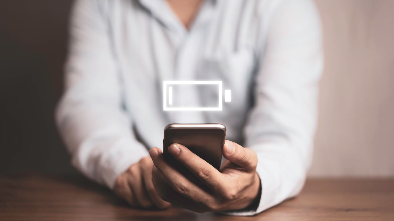 Viele Menschen fühlen sich mit leerem Akku so als wäre ihnen eine Gliedmaße amputiert worden.