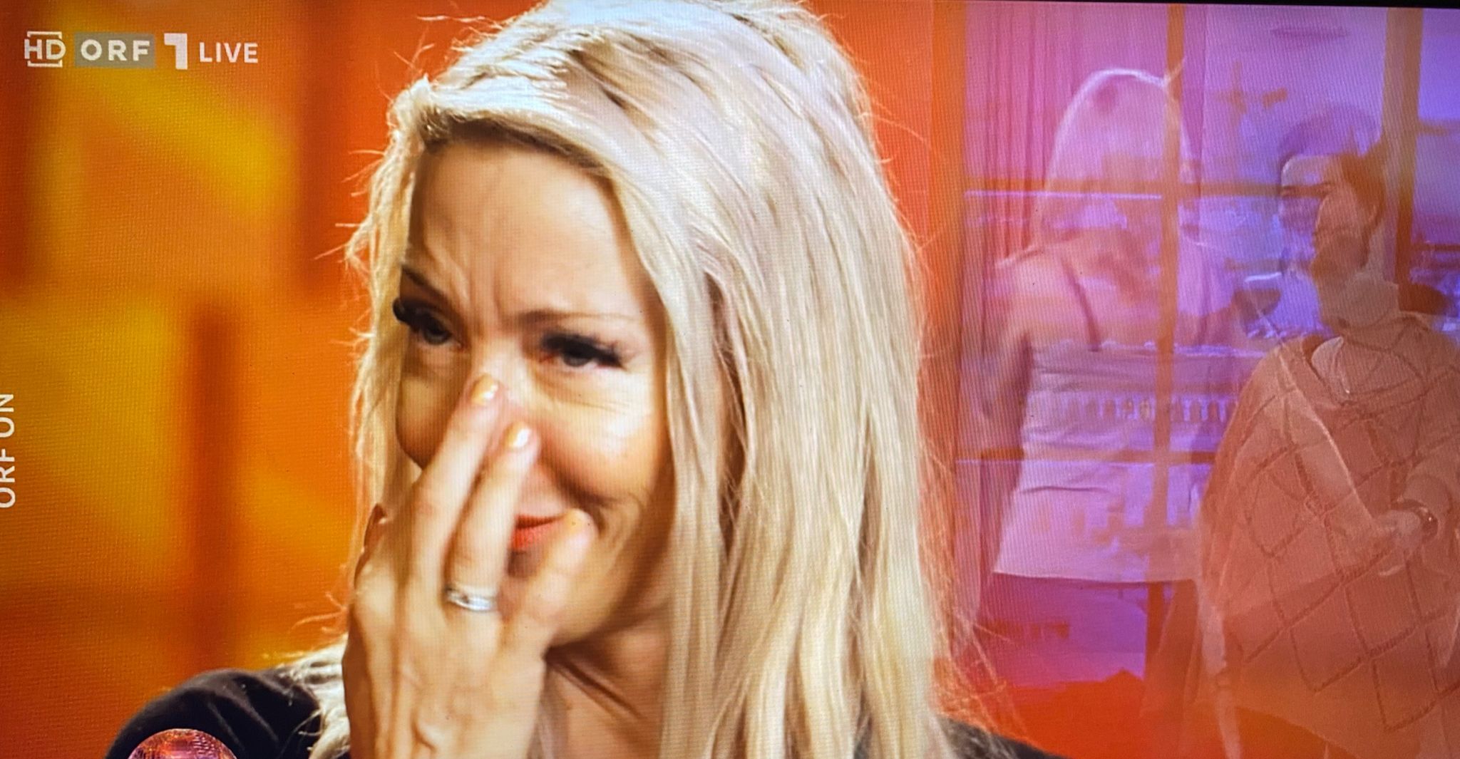 Simone Lugner konnte ihre Tränen nicht zurückhalten.