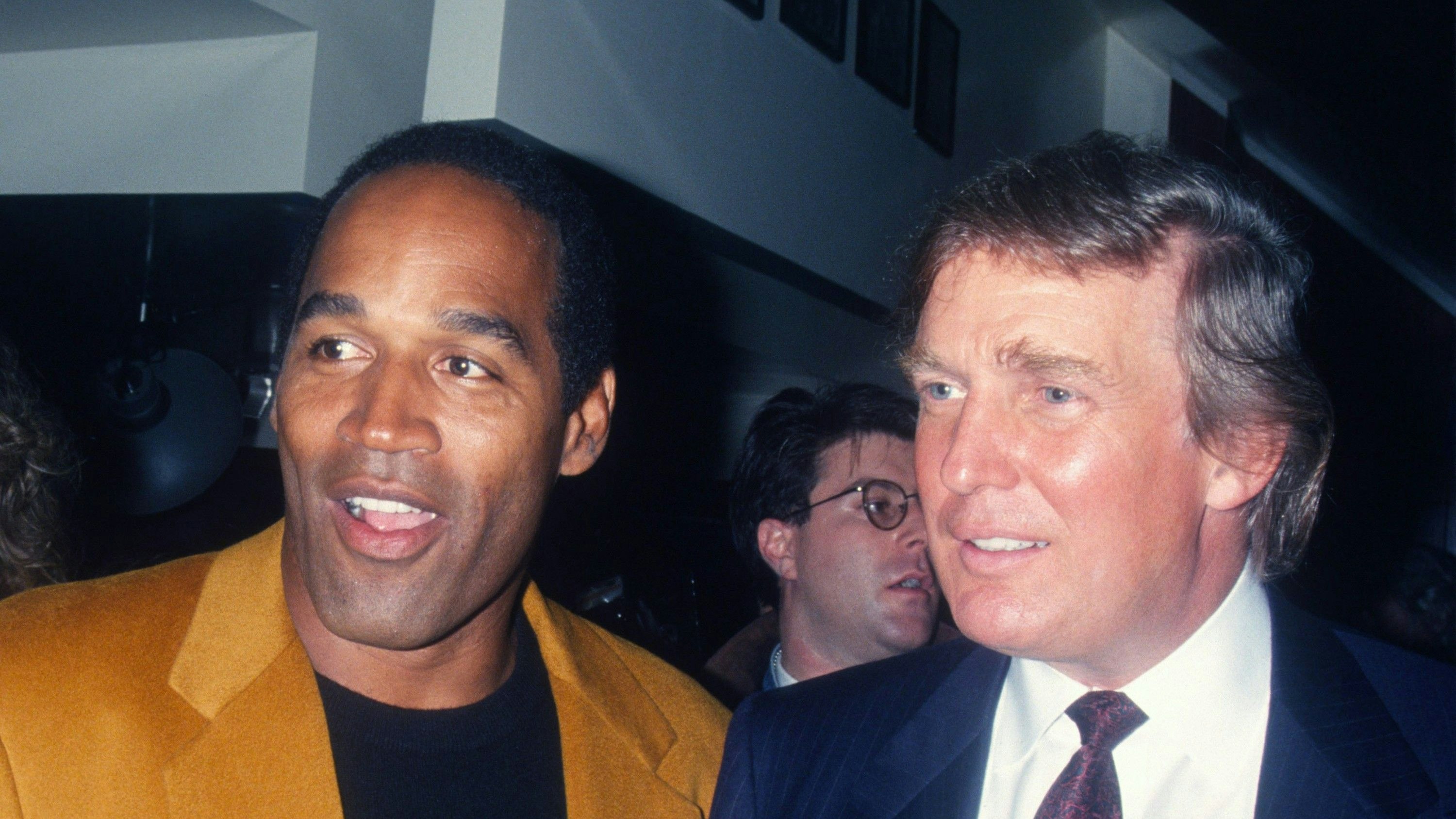 Donald Trump neben OJ Simpson, 1993