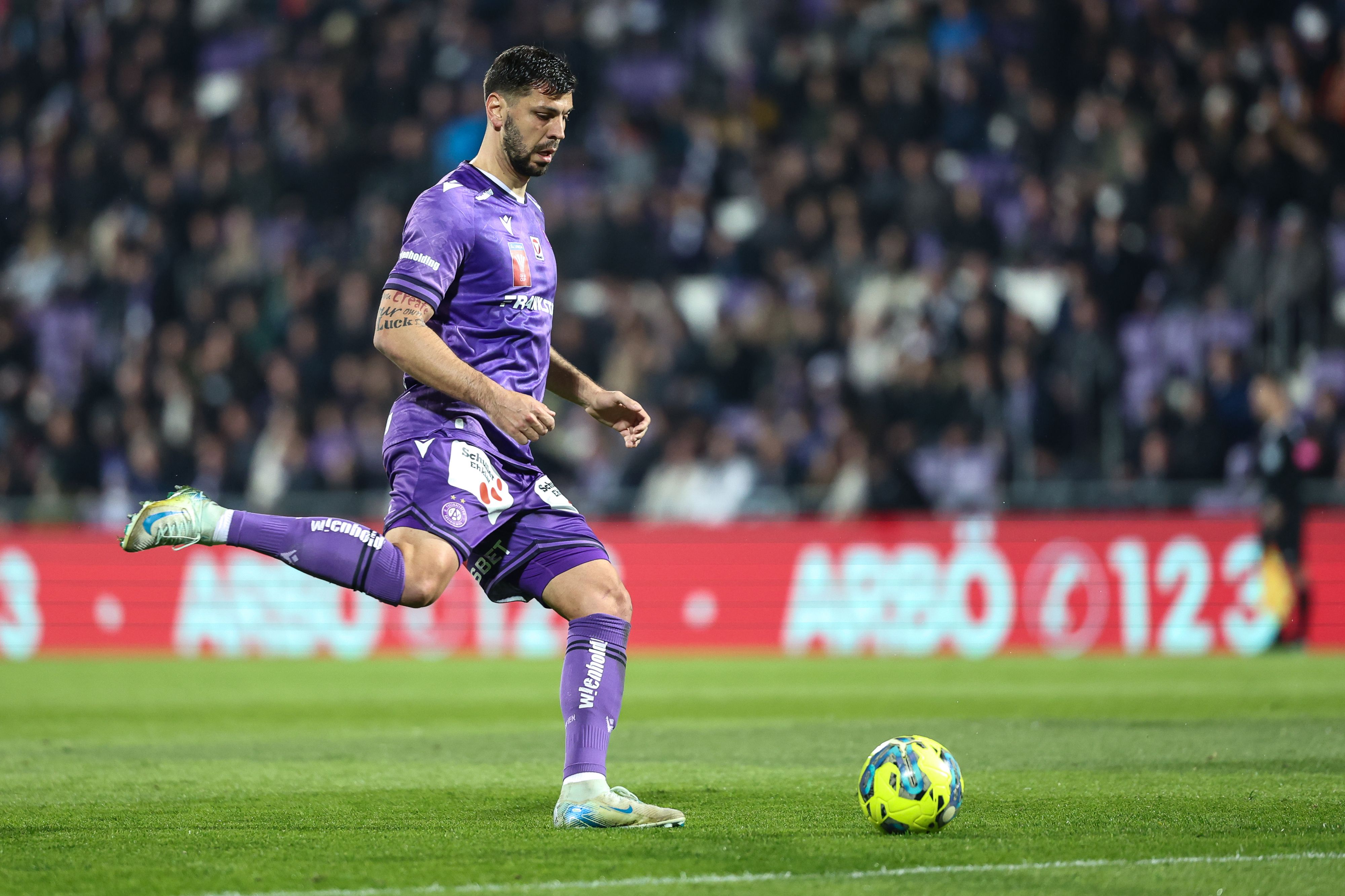 Aleks Dragovic darf im Derby spielen.