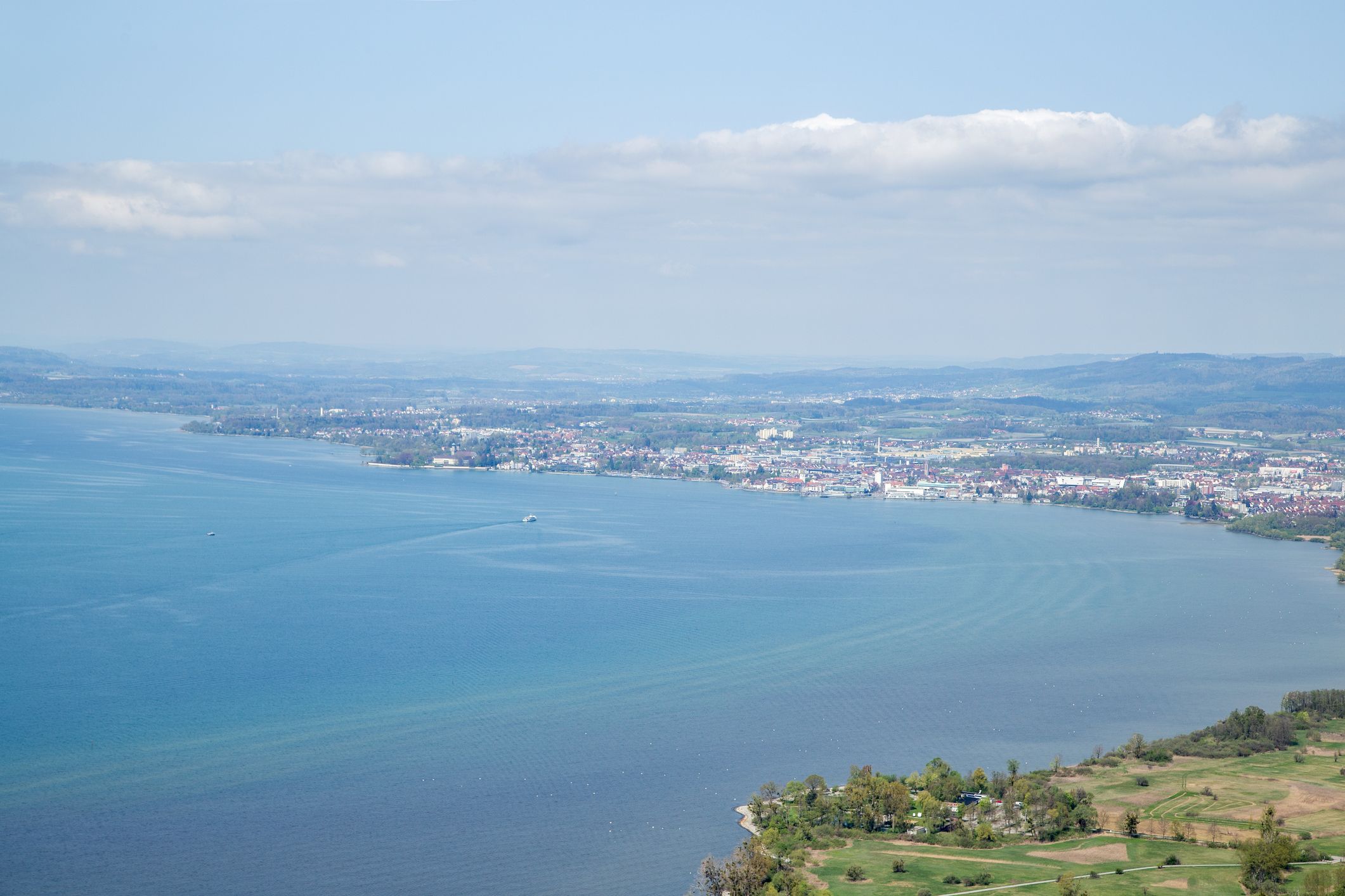 910 Kilogramm Löschschaum gelangte in die Goldach und schließlich in den Bodensee. Der Schaum enthielt die krebserregende Chemikalie PFOS aus der Gruppe der PFAS. (Symbolbild)