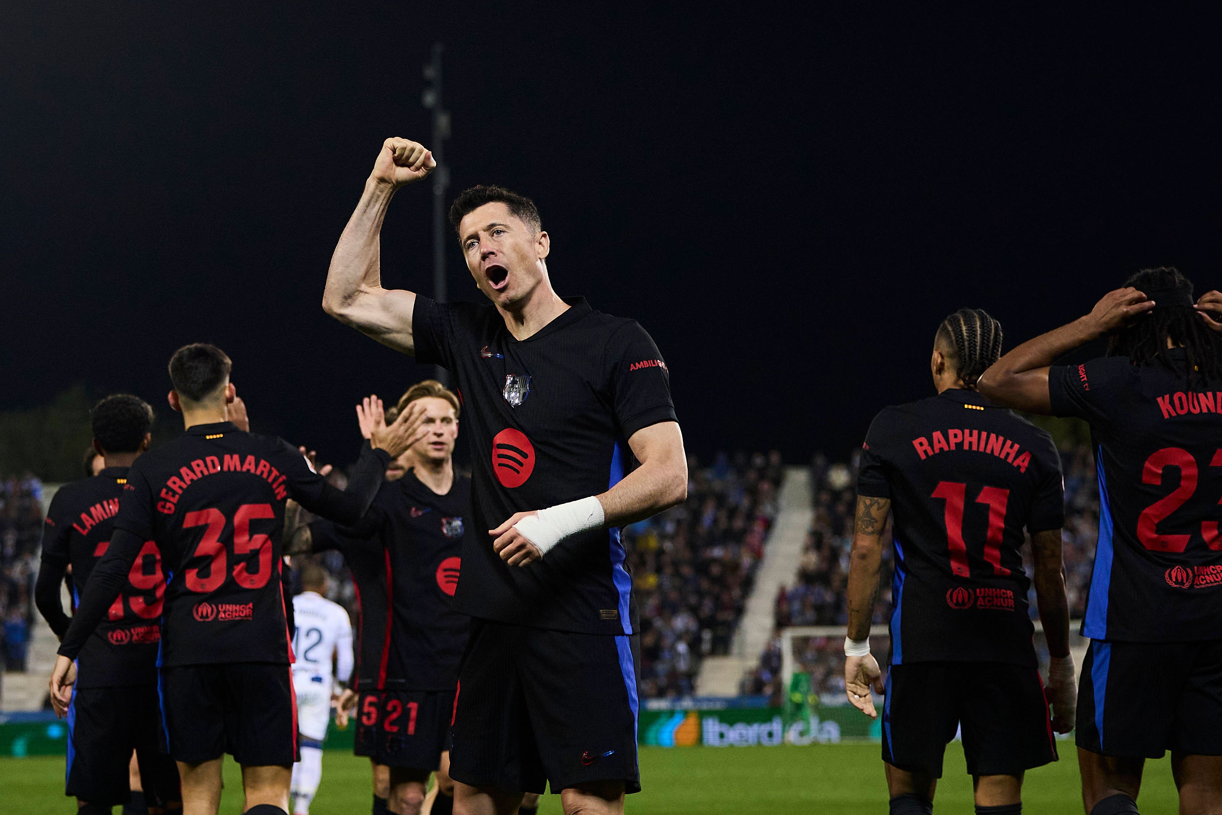 Robert Lewandowski darf mit seinem Team über einen Auswärtssieg jubeln.