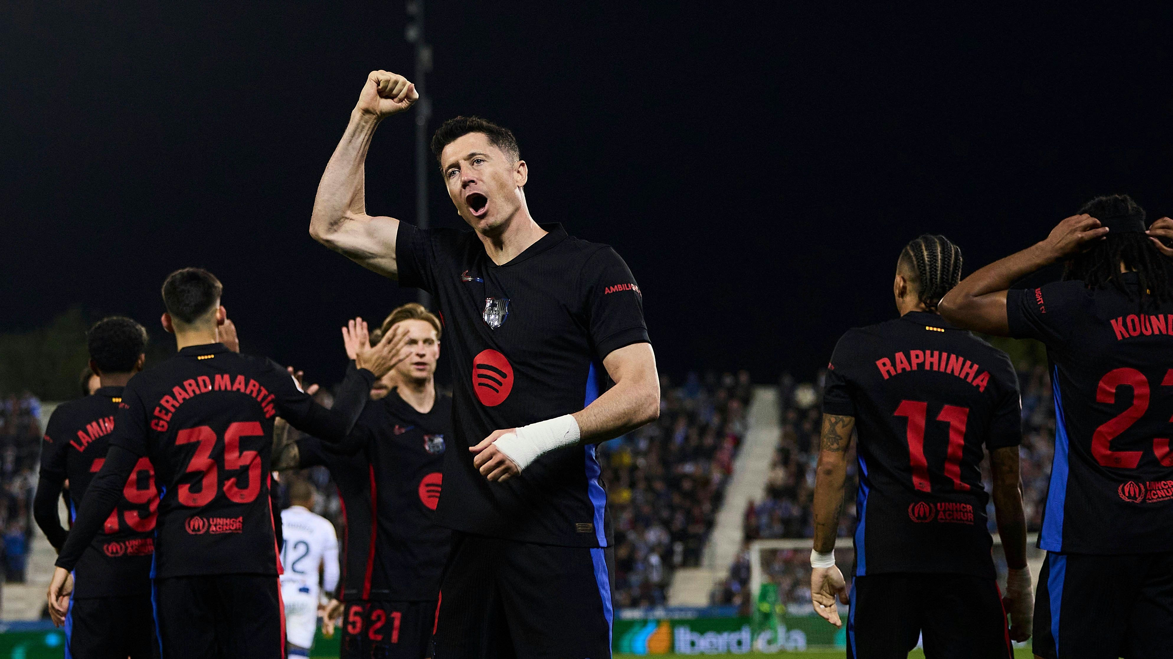 Robert Lewandowski FC Barcelona, Barca celebrates after scoring his teams first goal with team mates during the LaLiga match between CD LeganÃ s and FC Barcelona at Butarque on April 12, 2025 in LeganÃ s, Spain. Photo by Manu Reino/DeFodi Images *** Robert Lewandowski FC Barcelona celebrates after scoring his teams first goal with team mates during the LaLiga match between CD Leganí s and FC Barcelona at Butarque on April 12, 2025 in Leganí s, Spain Photo by Manu Reino DeFodi Images