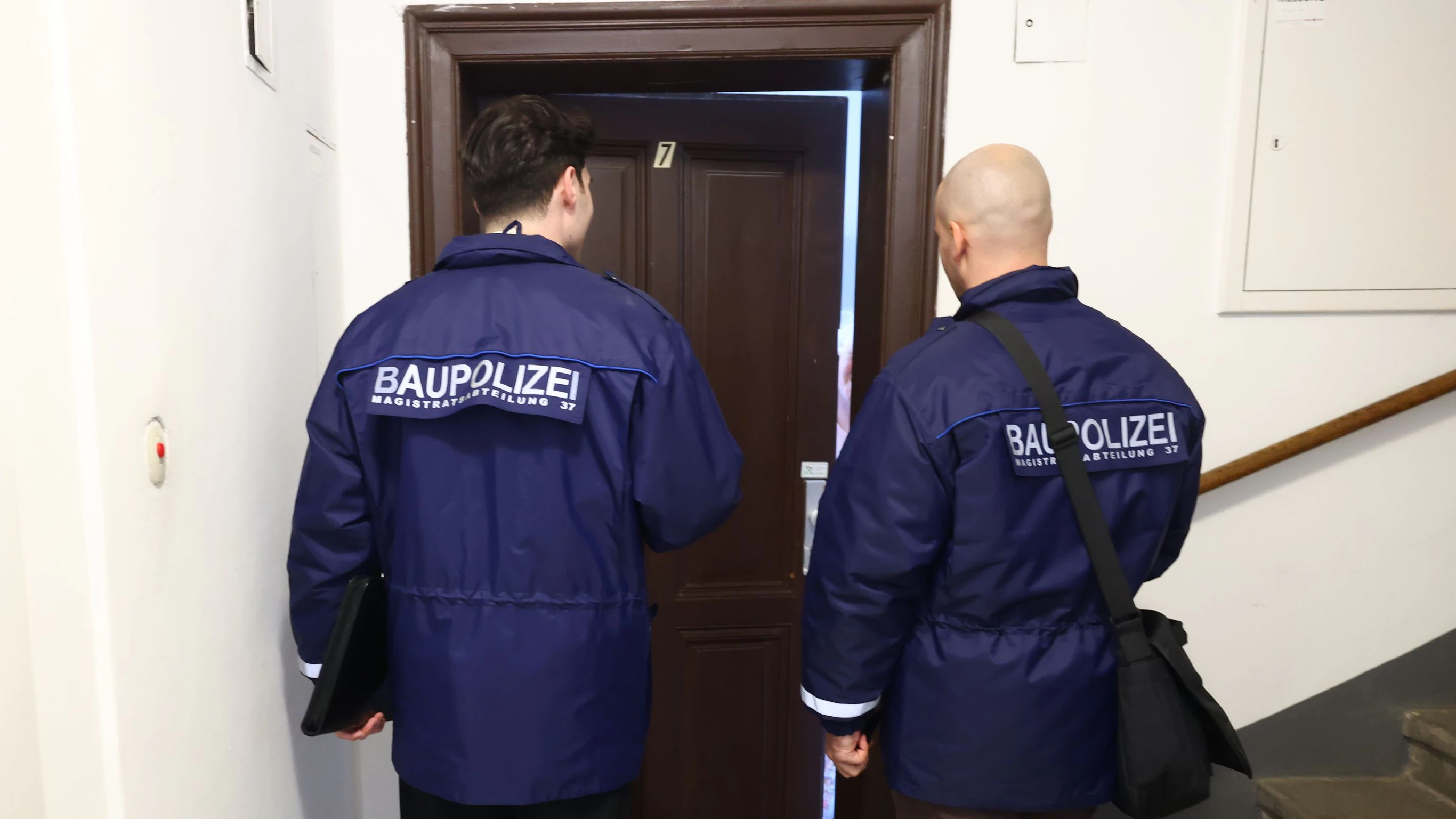 Heute.at - Ohne Termin! Baupolizei berät in Wien jetzt im Grätzl