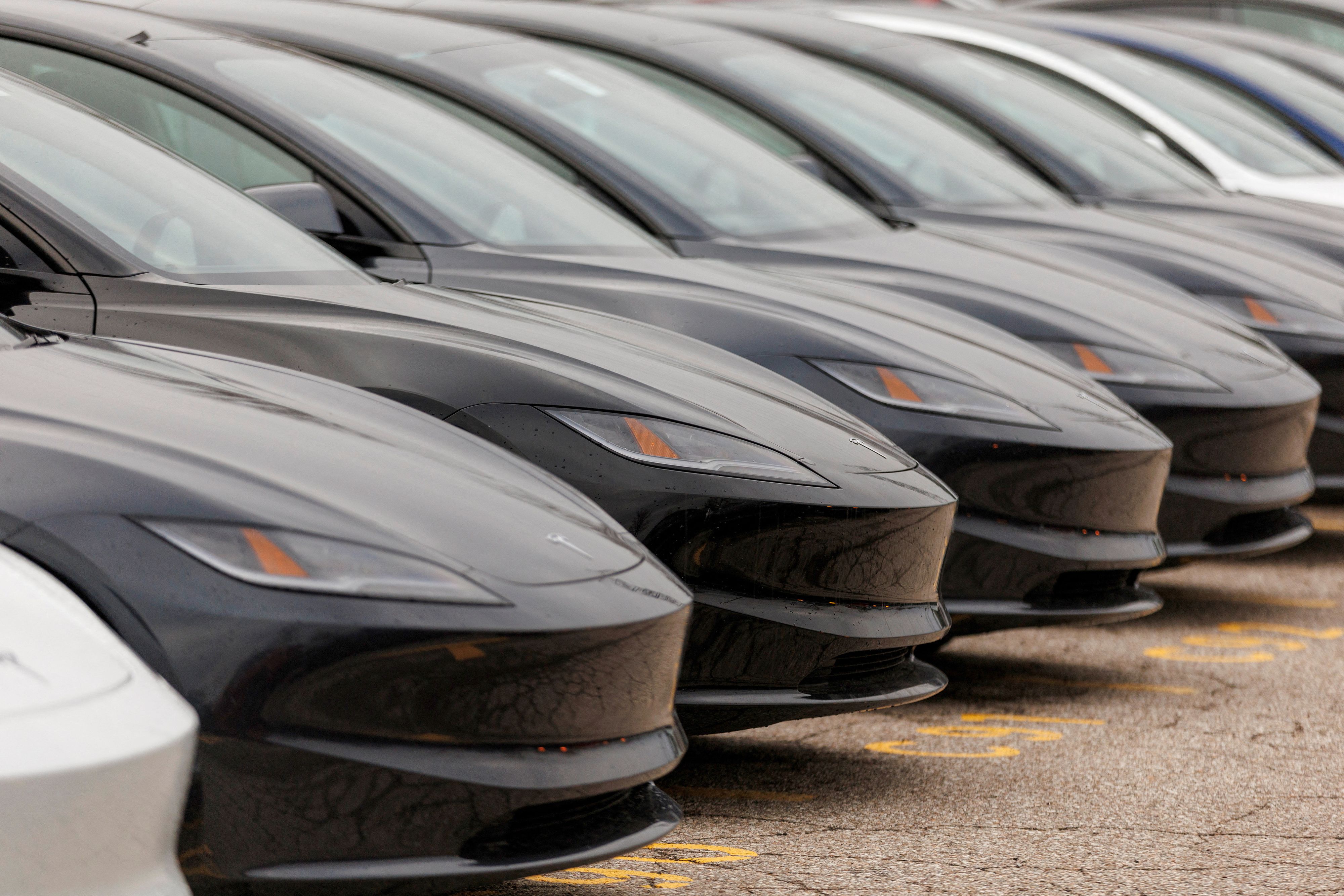 Die Schweizer Armee verfügt über 30 Teslas, die von Berufsmilitärs als Dienstfahrzeuge genutzt werden – und eine Sicherheitslücke darstellen könnten.