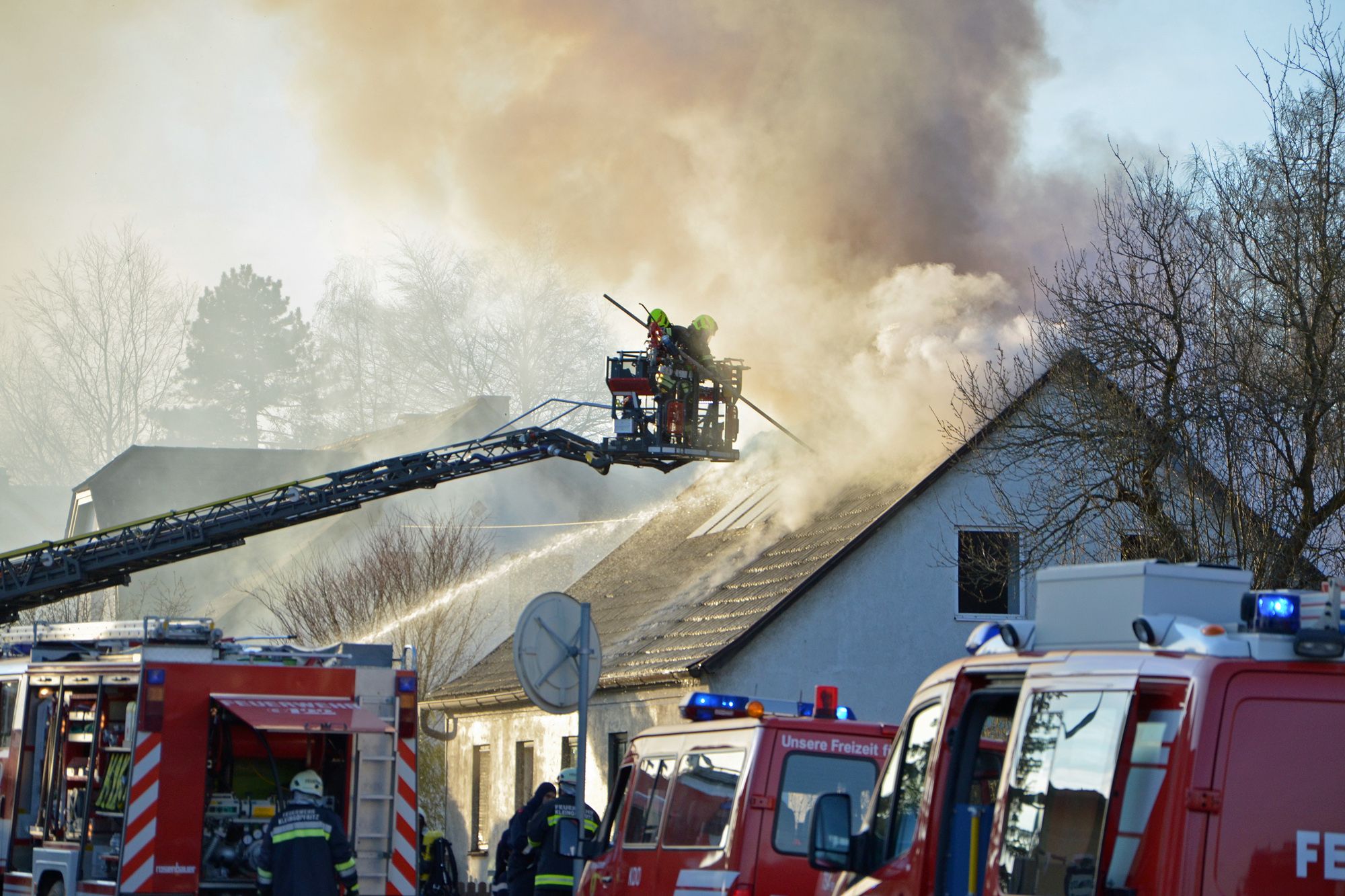 Großeinsatz bei Wohnhausbrand in Pfaffenschlag