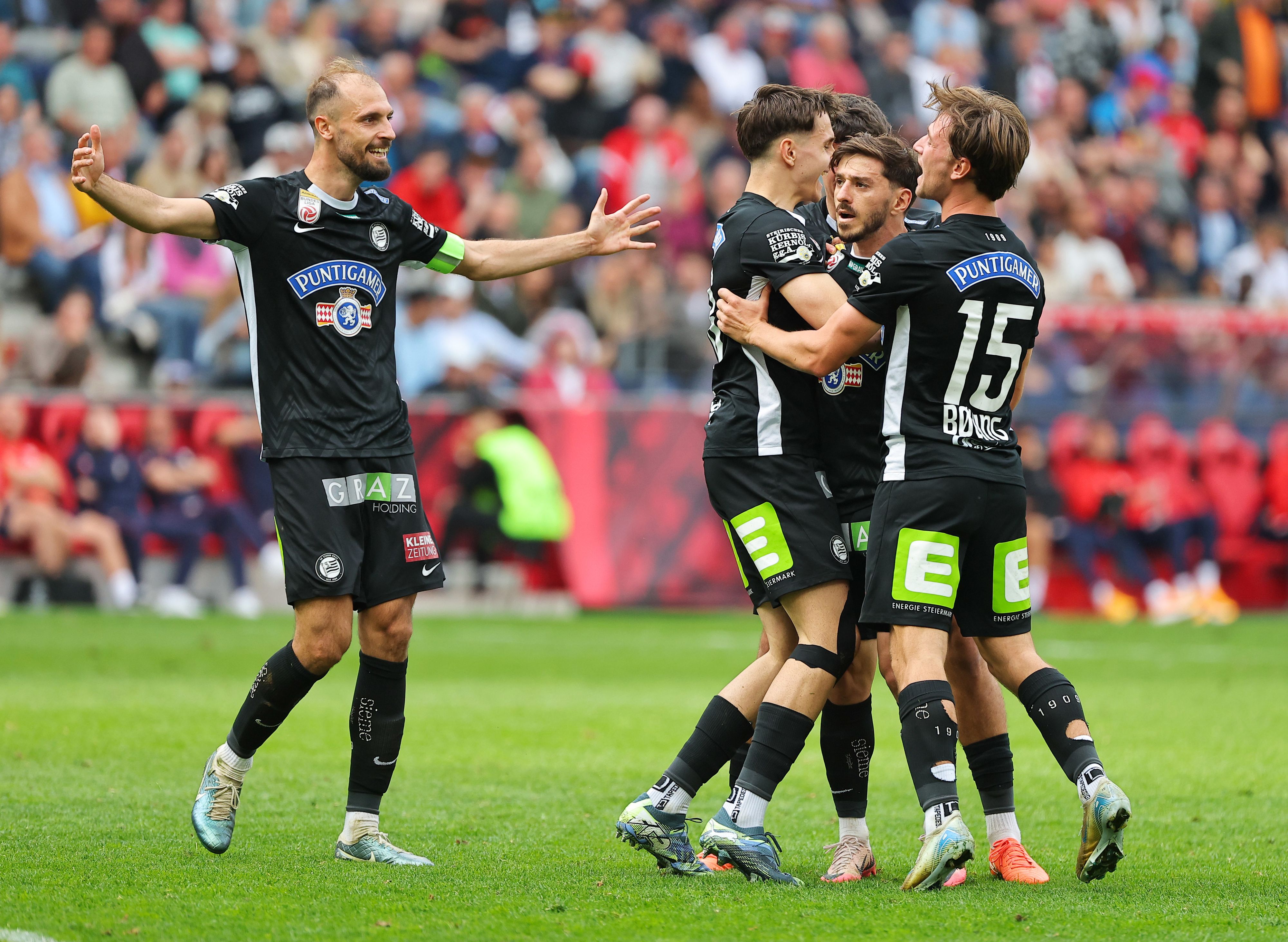 Sturm Graz bezwang Salzburg mit 2:1. 