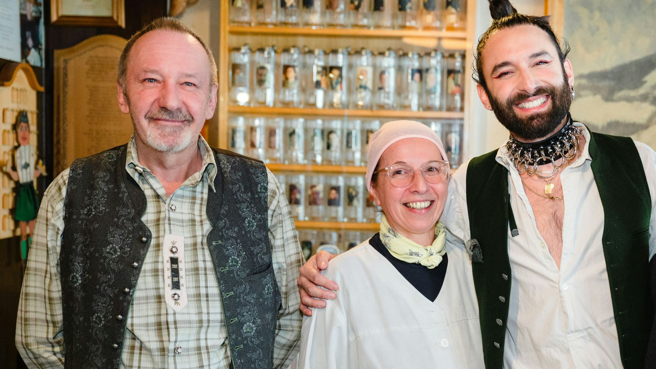 Thomas Neuwirth (r.) mit seinem Papa Siegfried (l.) und Mama Helga. 