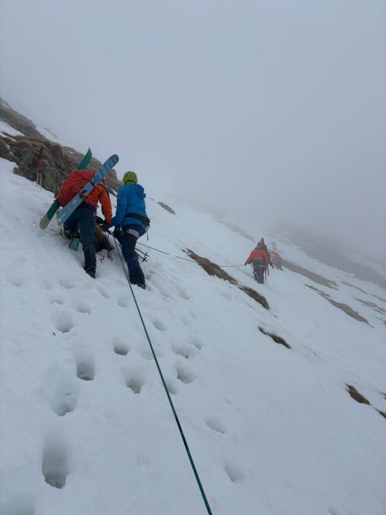 Die Bergretter mussten zu den Skitourengehern 400 Höhenmeter aufsteigen.