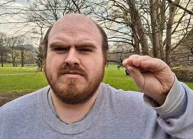 Nach dem überraschenden Fund ging Darren erneut zum Arzt, der völlig sprachlos war. Zwar habe die Ärztin schon zuvor bereits Legosteine in Ohren gesehen, aber noch nie einen, der so lange dort verblieben war.