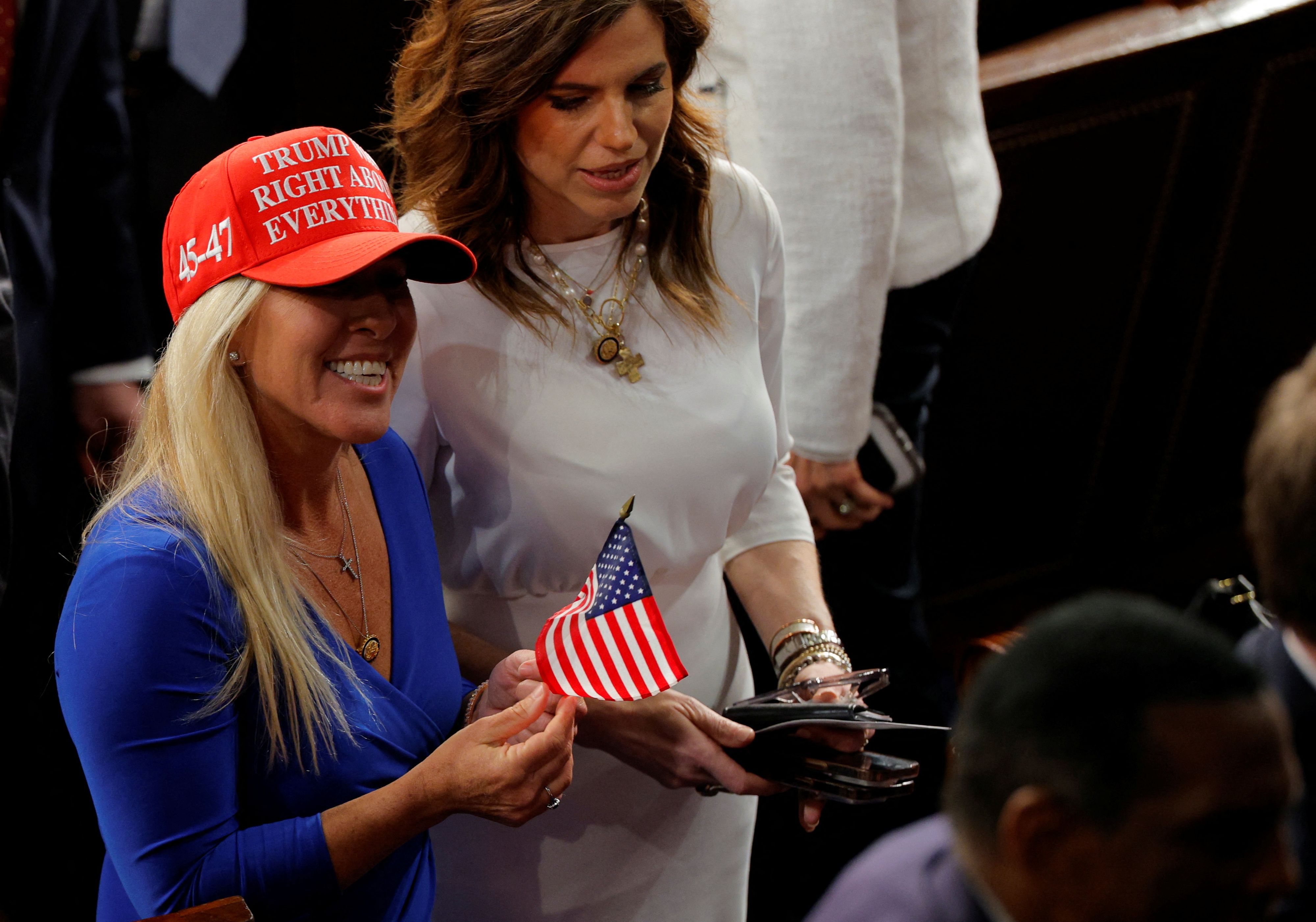 Greene (links) gilt als glühende Unterstützerin Trumps.