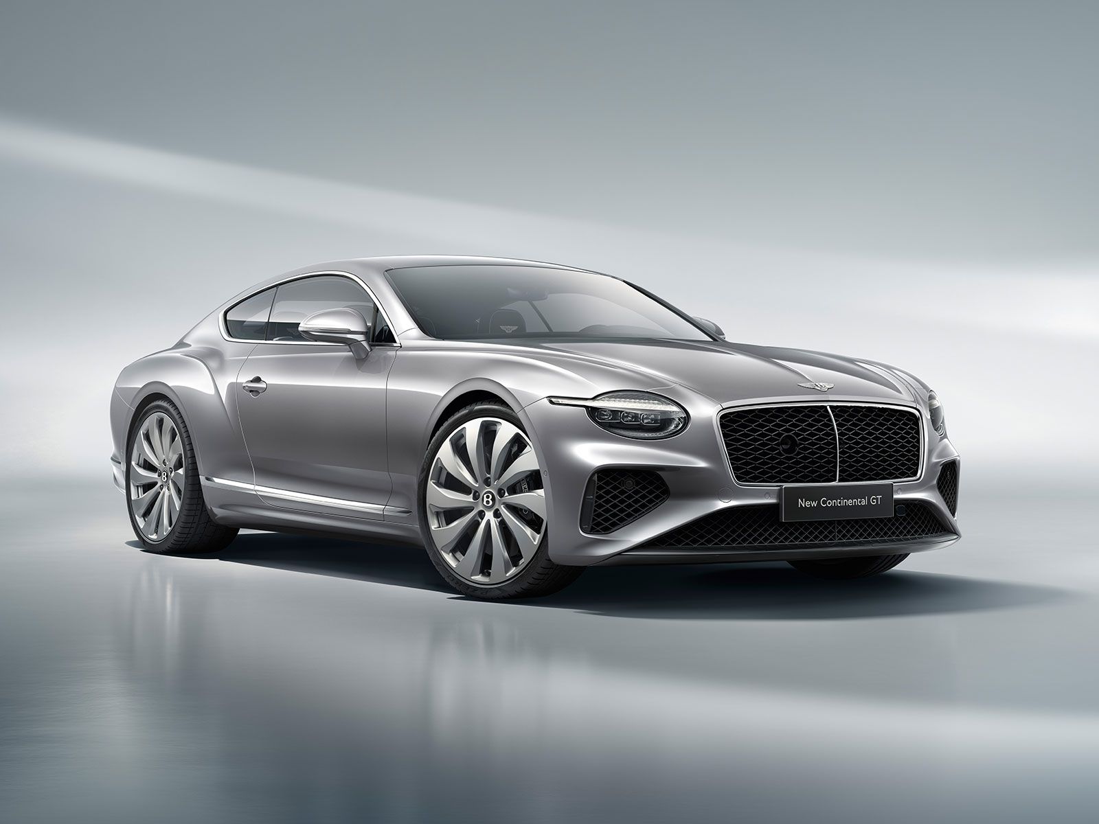 Die neuen Bentley Plug-in-Hybrid-Modelle vereinen Leistung und Effizienz.