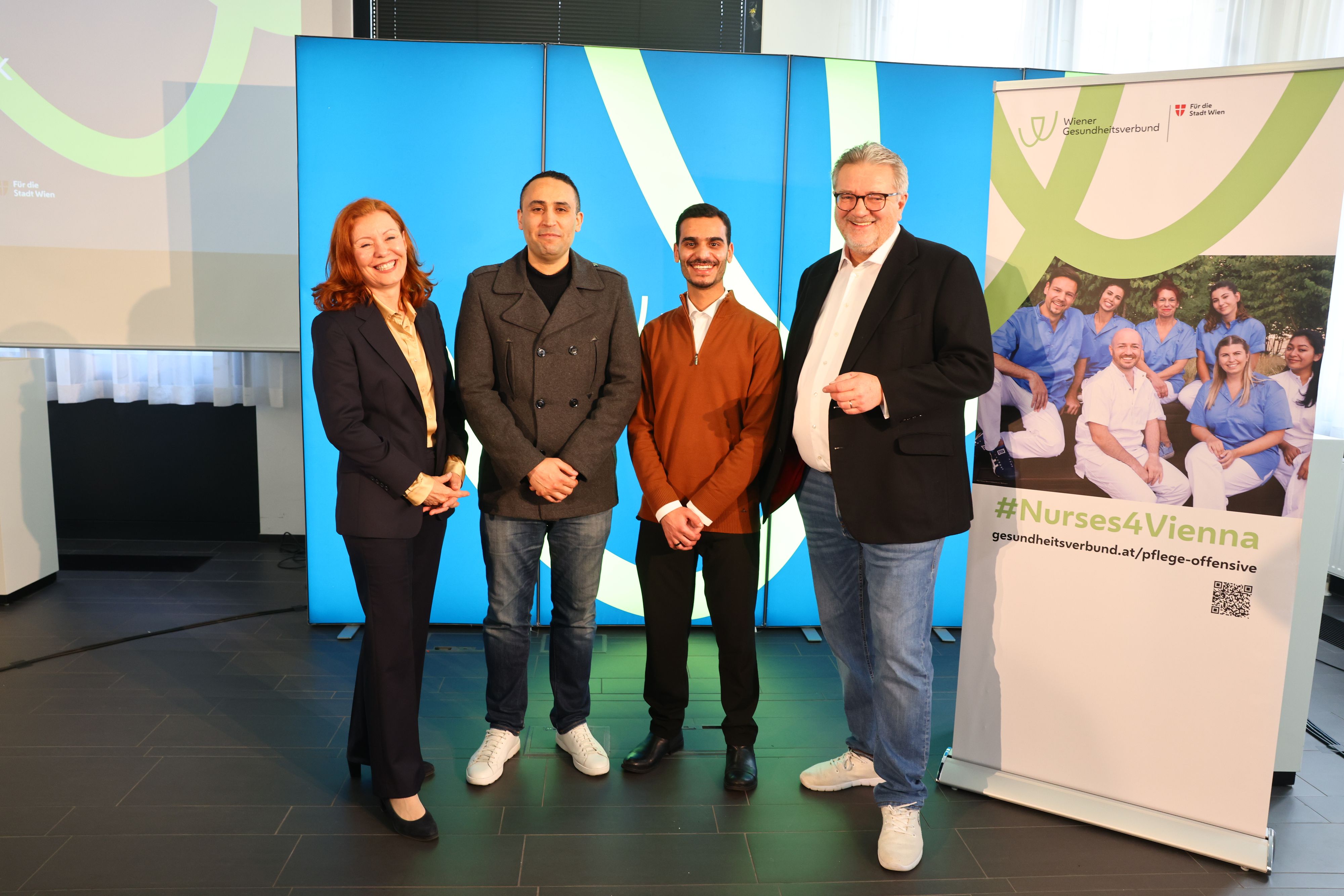 Evelyn Kölldorfer-Leitgeb, Generaldirektorin des WIGEV und Gesundheitsstrdtrat Peter Hacker lernten zwei der teilnehmenden Nurses, Herr Mohammed Shehadeh und Herr Jawad Bataine, kennen