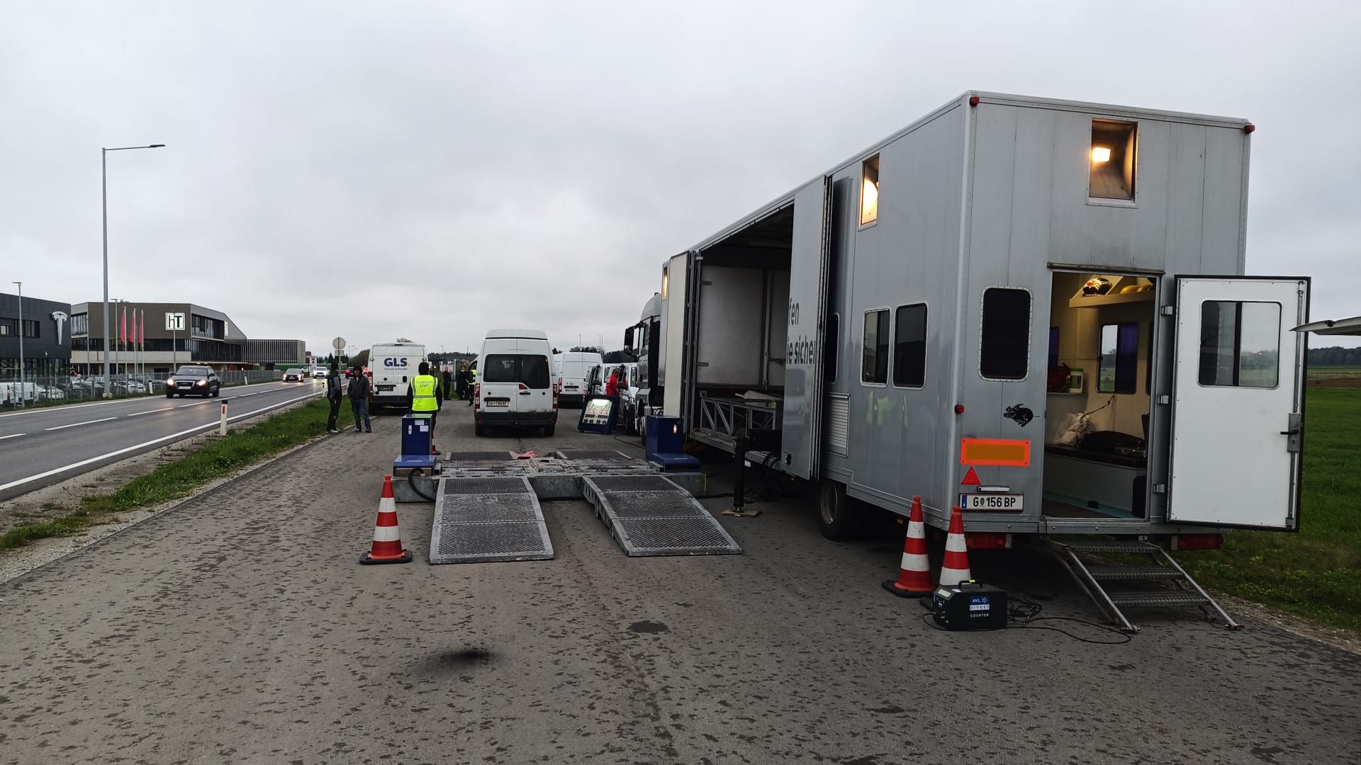 Die Polizei kontrollierte an dieser Stelle zahlreiche Fahrzeuge.