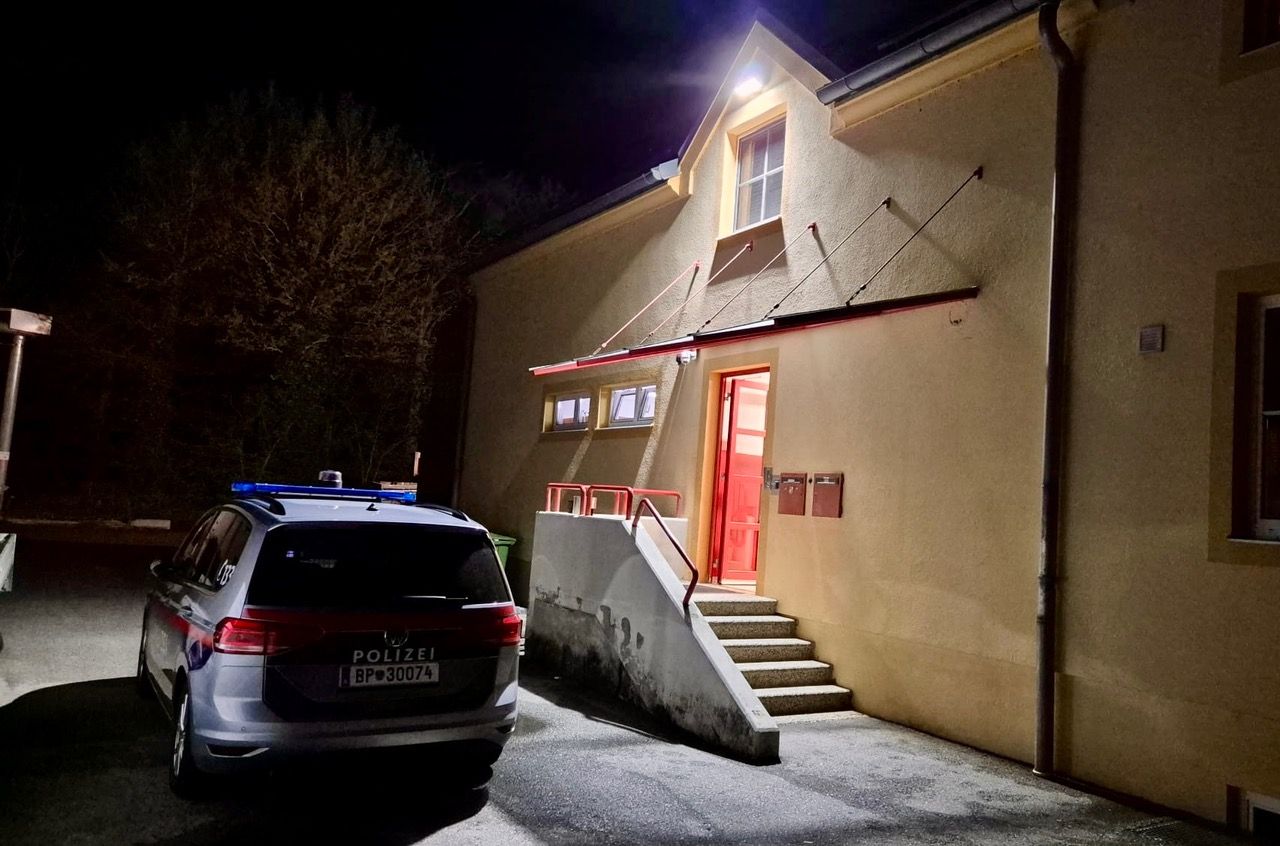 Einbruch ins Feuerwehrhaus in Ebreichsdorf.