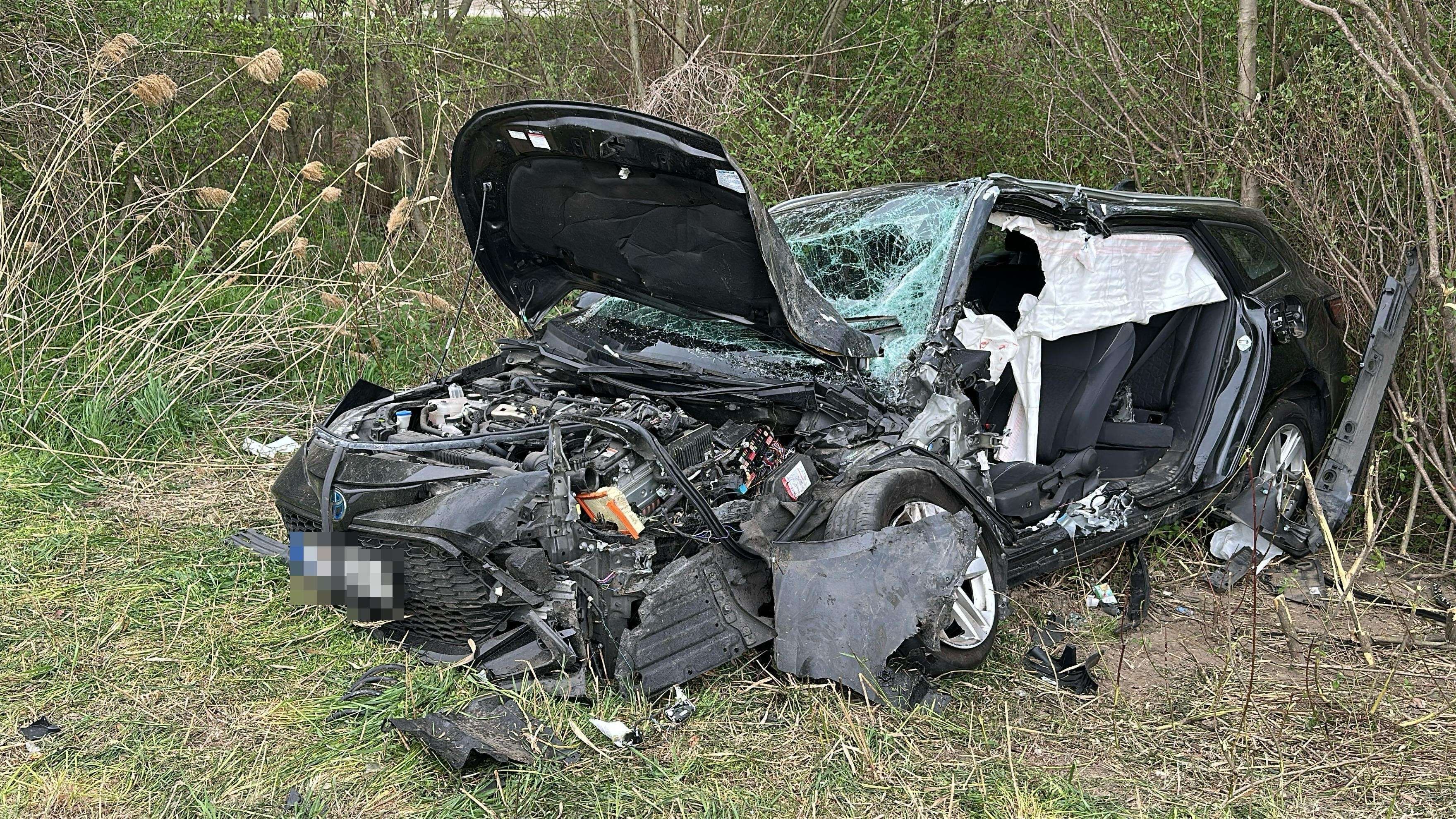 Schwerer Verkehrsunfall auf der B4 bei Zissersdorf