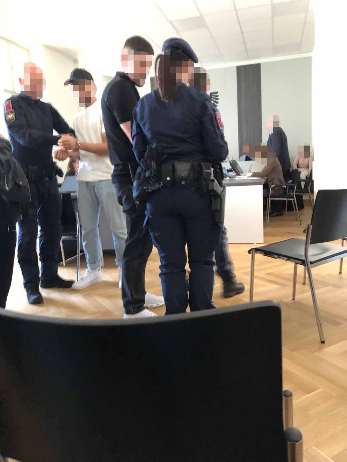 Die Angeklagten vor Gericht in Wr. Neustadt