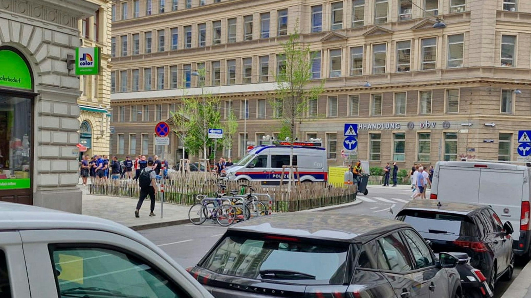 Die Wiener Polizei ist bereits vor Ort. 