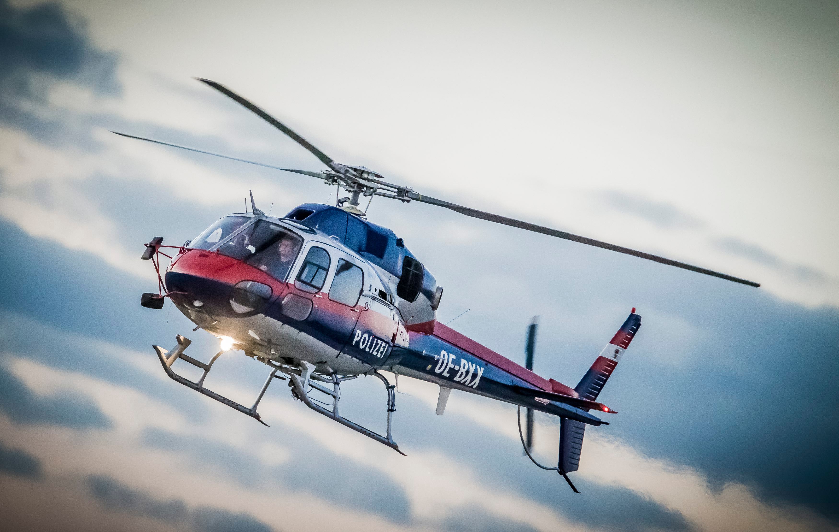 Über Graz kreiste am Mittwochnachmittag ein Polizeihubschrauber. Symbolbild. 