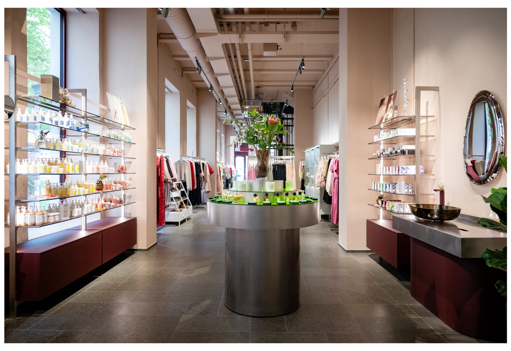 & Other Stories möchte seine Kundschaft inspirieren und nahm sich eine kreative Wohnung zum Vorbild.