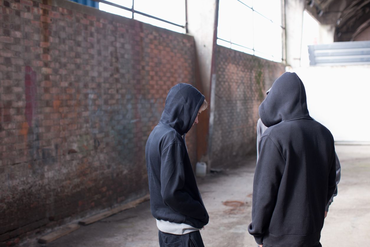 Brisanter Trend: In den vergangenen zehn Jahren rutschten immer mehr Teenies auf die schiefe Bahn. (Symbolbild)