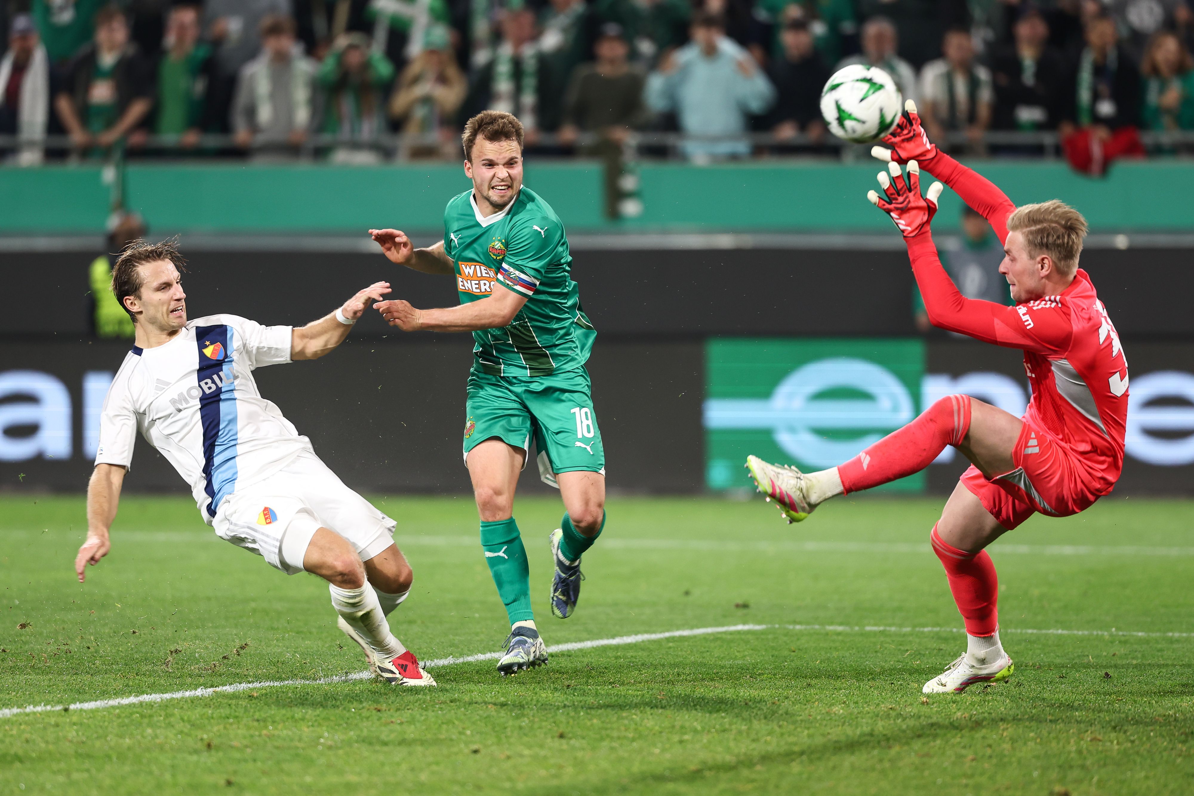 Rapid im Conference-League-Duell gegen Djurgarden. 