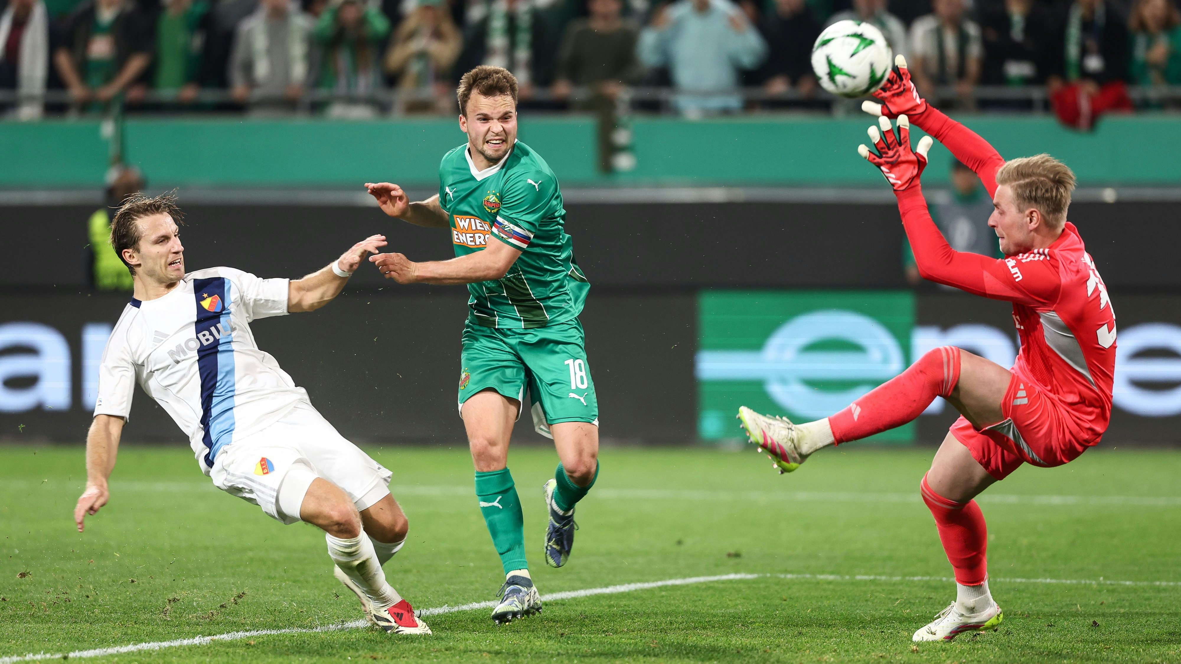 Rapid im Conference-League-Duell gegen Djurgarden. 