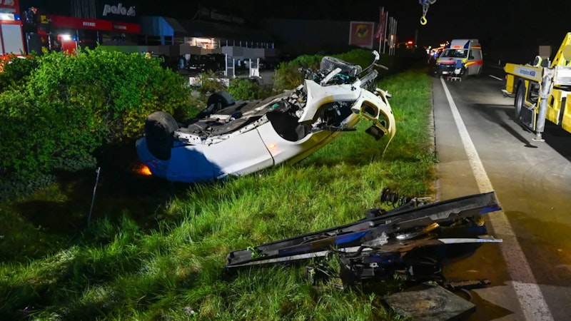 Gegen 20.50 Uhr überholte der Teenager laut Zeugen auf der Wiener Bundesstraße (B1) waghalsig einen Wagen – beim Einscheren verlor er die Kontrolle.