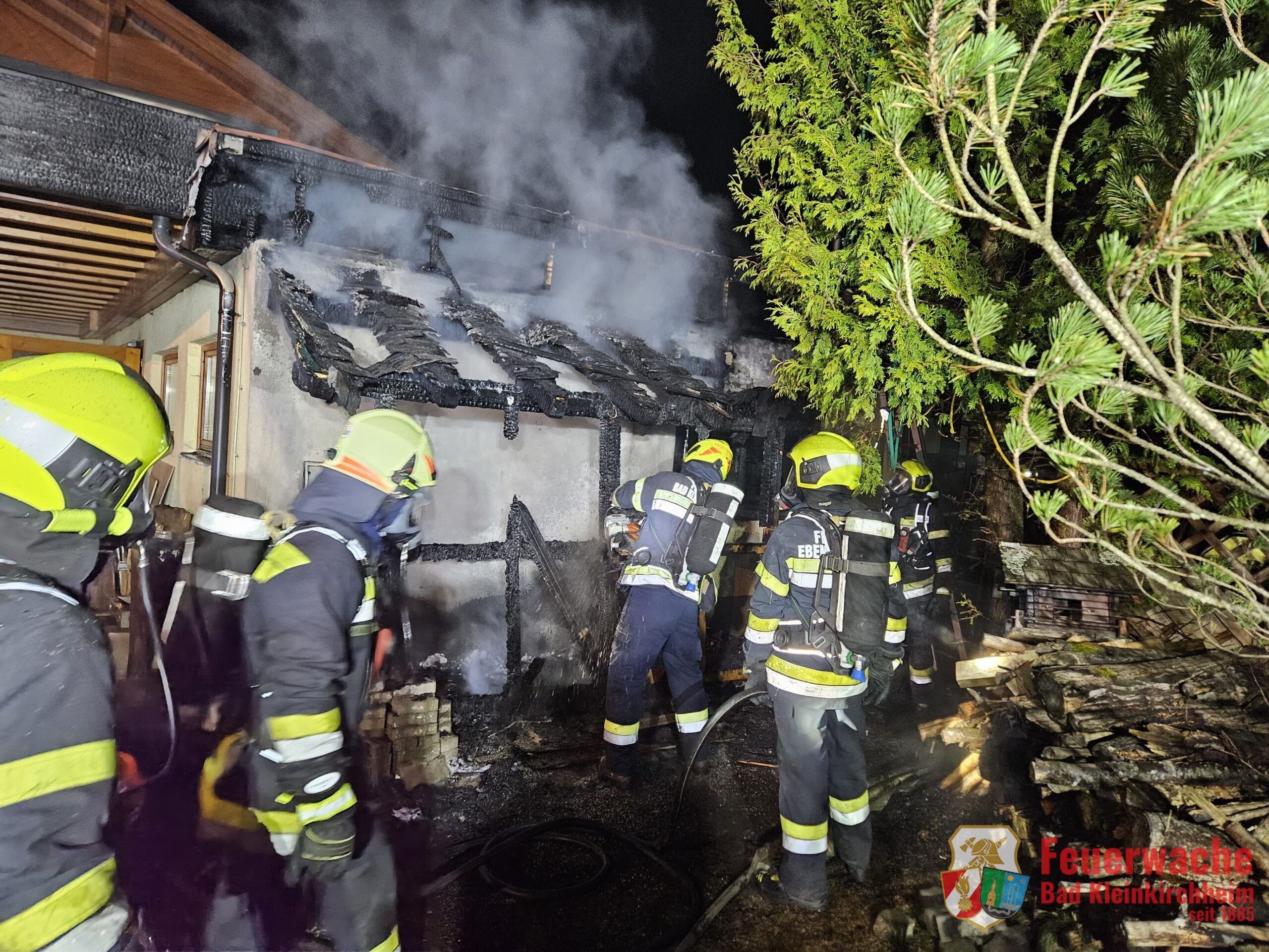 Aus bisher unbekannter Ursache kam es zum Brand.