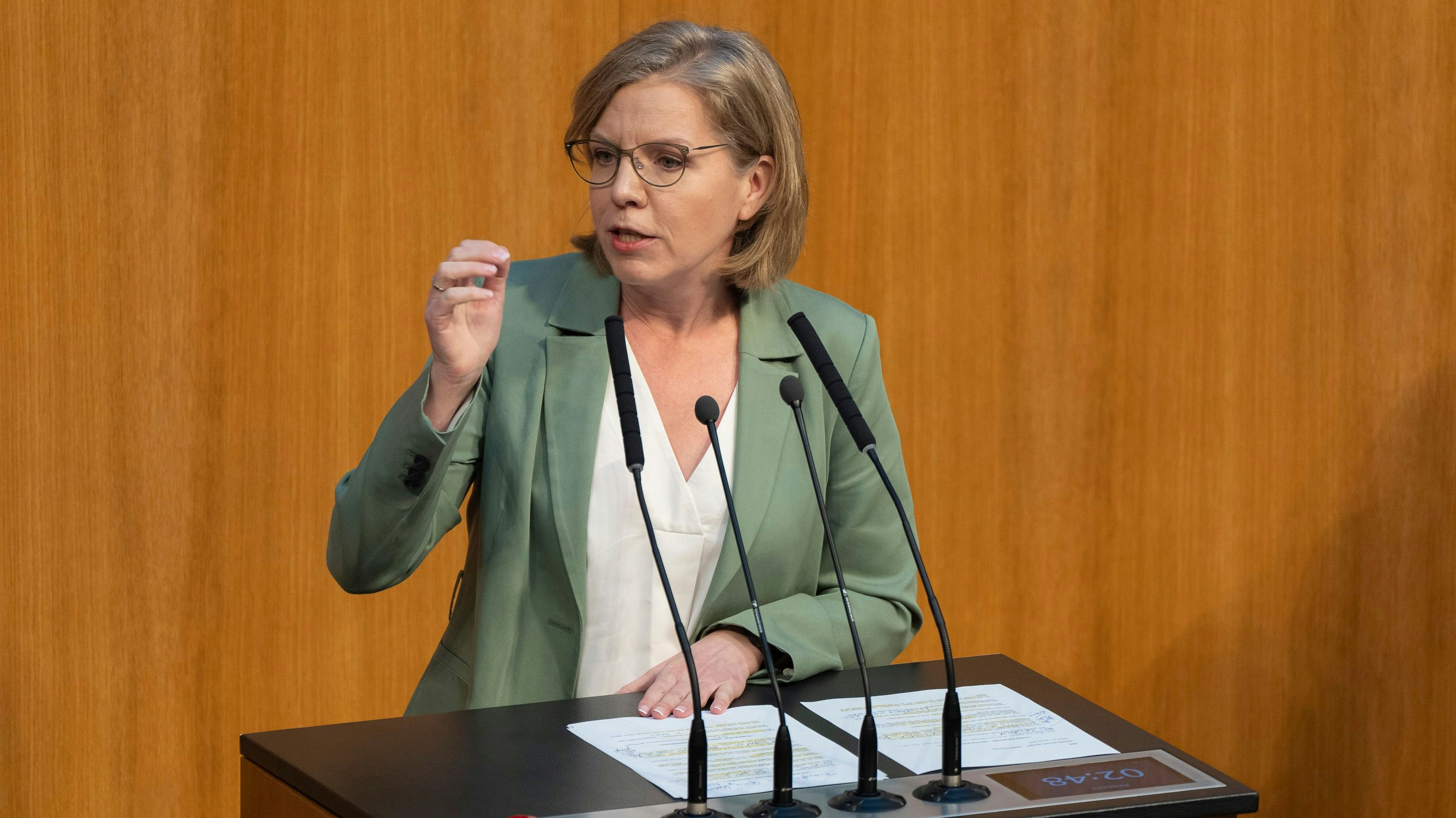 Heute.at - Ärgerlich – Gewessler holt jetzt zum Rundumschlag aus