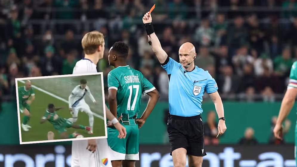 Mamadou Sangare kassiert die rote Karte.