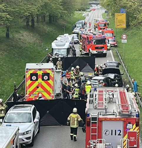 In Lindau am Bodensee (V) ereignete sich ein schwerer Verkehrsunfall.