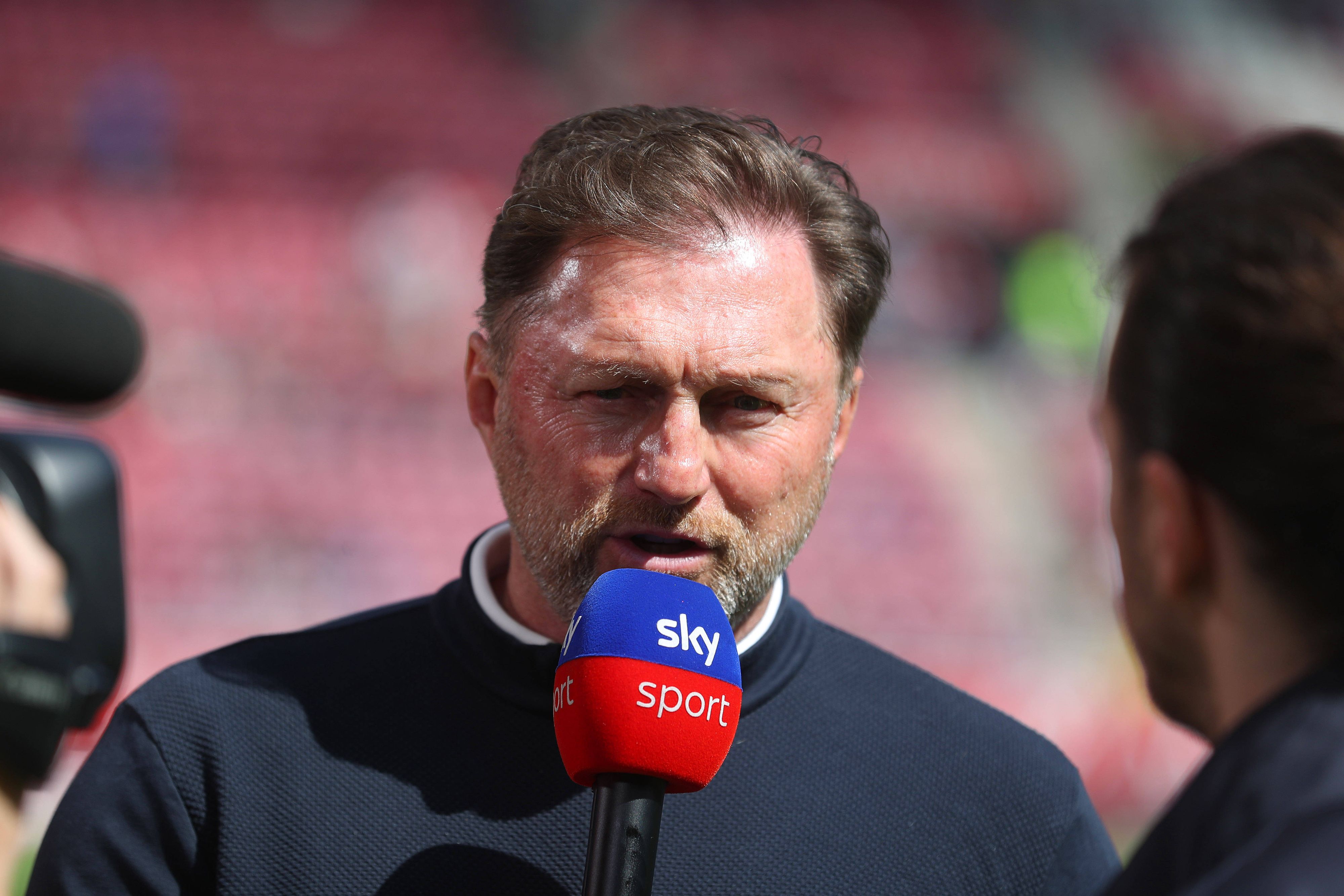 Die Zukunft von Wolfsburg-Trainer Ralph Hasenhüttl ist zumindest bis Saisonende geklärt. 