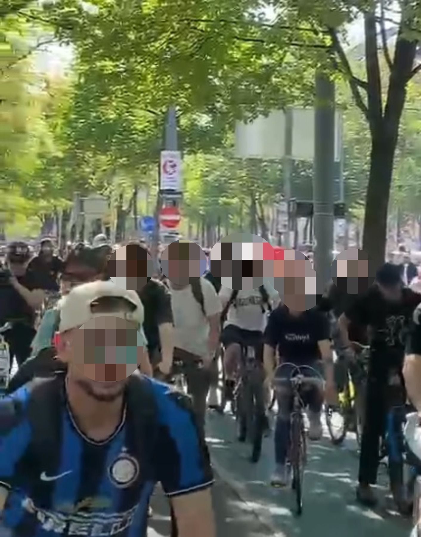 Eine Hanfparade hat am Ostersonntag die Wiener City lahmgelegt. 