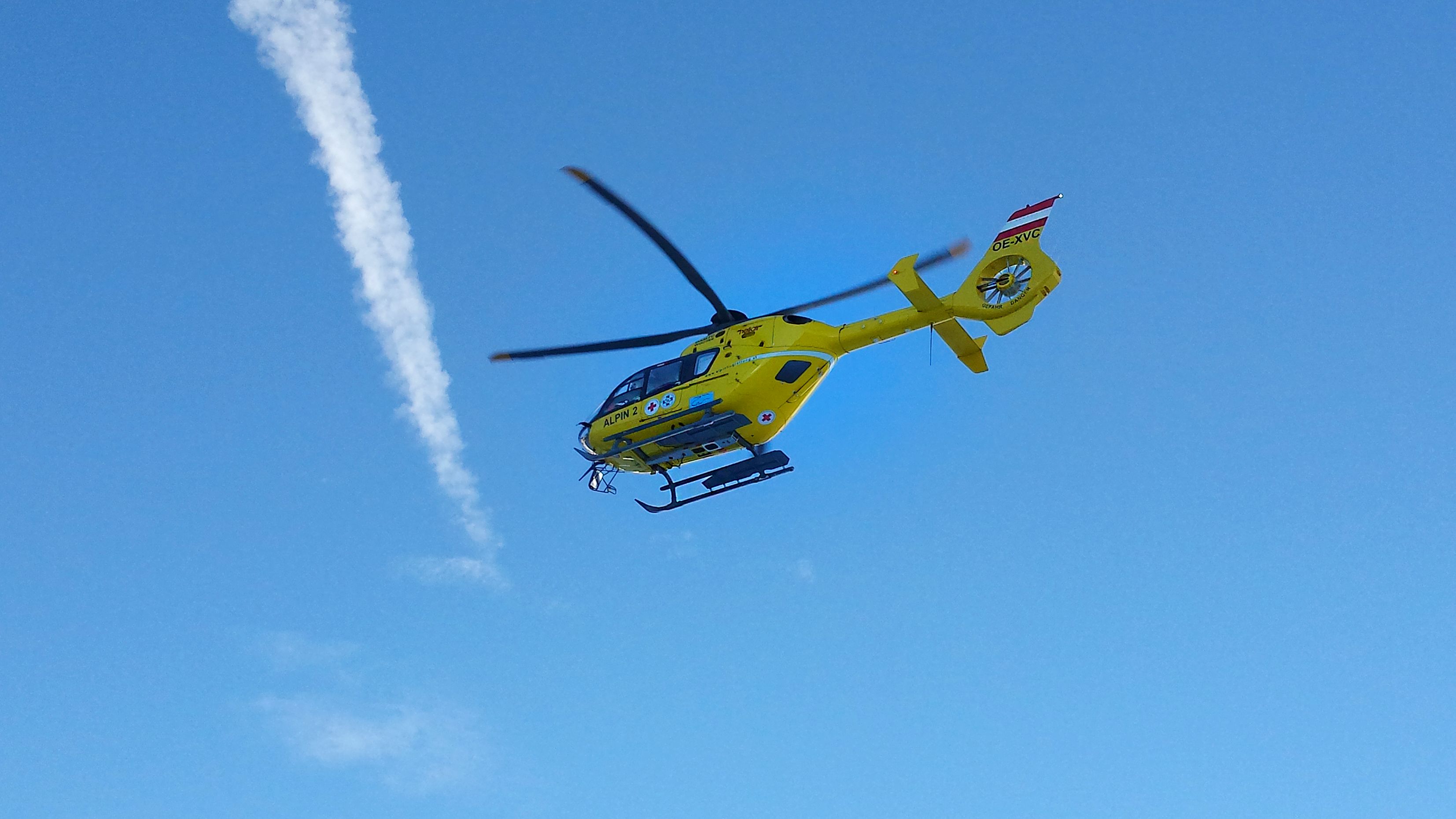 Das zweijährige Kind musste schwer verletzt ins Spital geflogen werden. (Symbolbild)