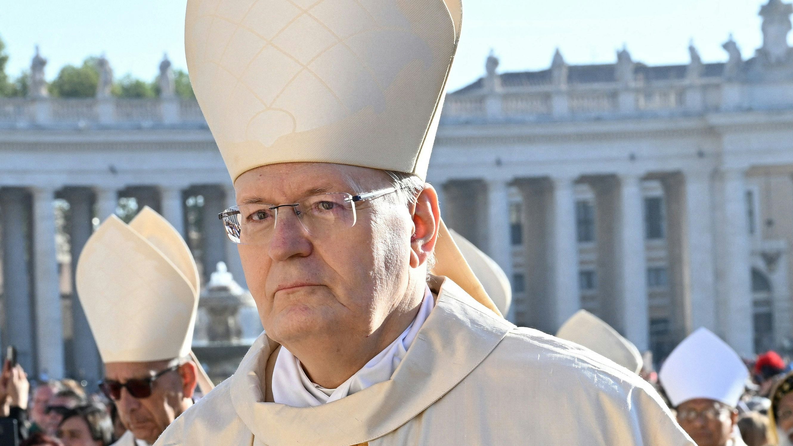 Der Ungar Péter Erdő gilt als Kandidat der Mitte.