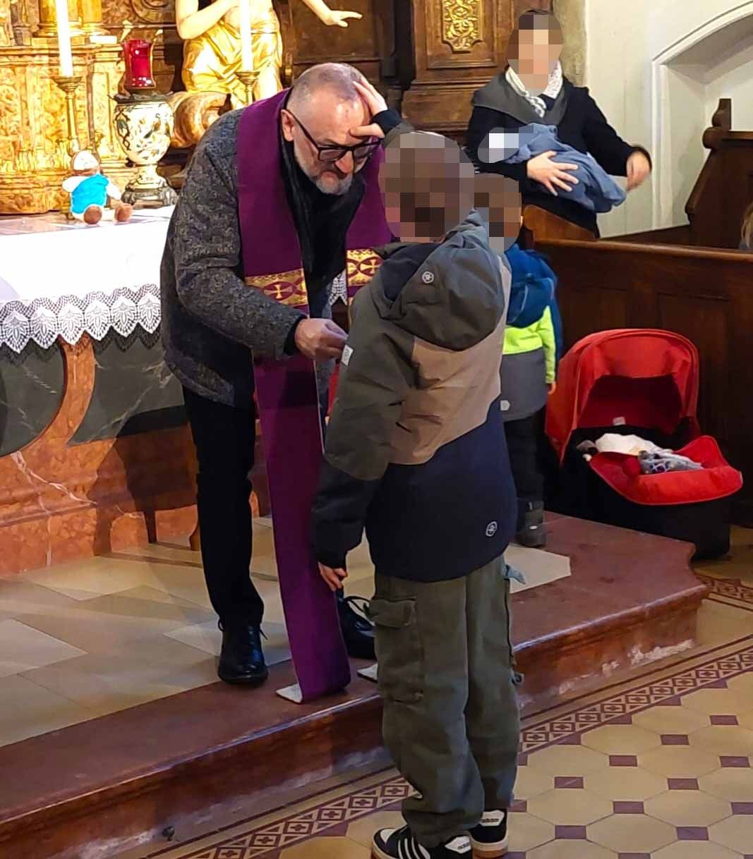 Pfarrer Tomski ist in der Kirchengemeinde überaus beliebt.
