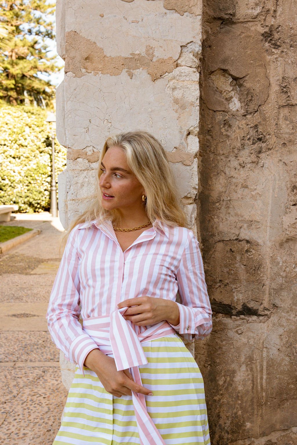 Die Wiener Modemarke CONSCHES inszenierte ihre Sommerkollektion 2025 vor der traumhaften Kulisse Mallorcas – mit viel Sonne, Stil und einem Hauch mediterranem Jetset-Flair.