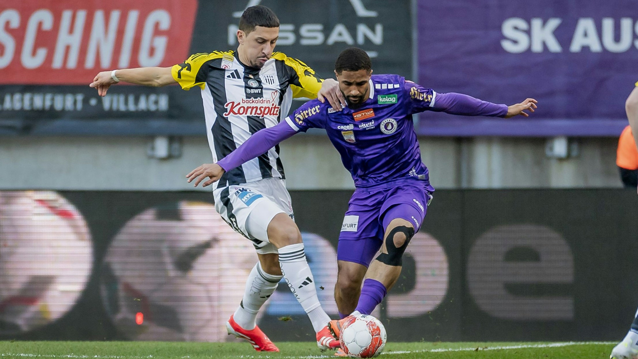 Heute.at - Live: 2:0! Lask zeigt ohne Trainer Schopp auf