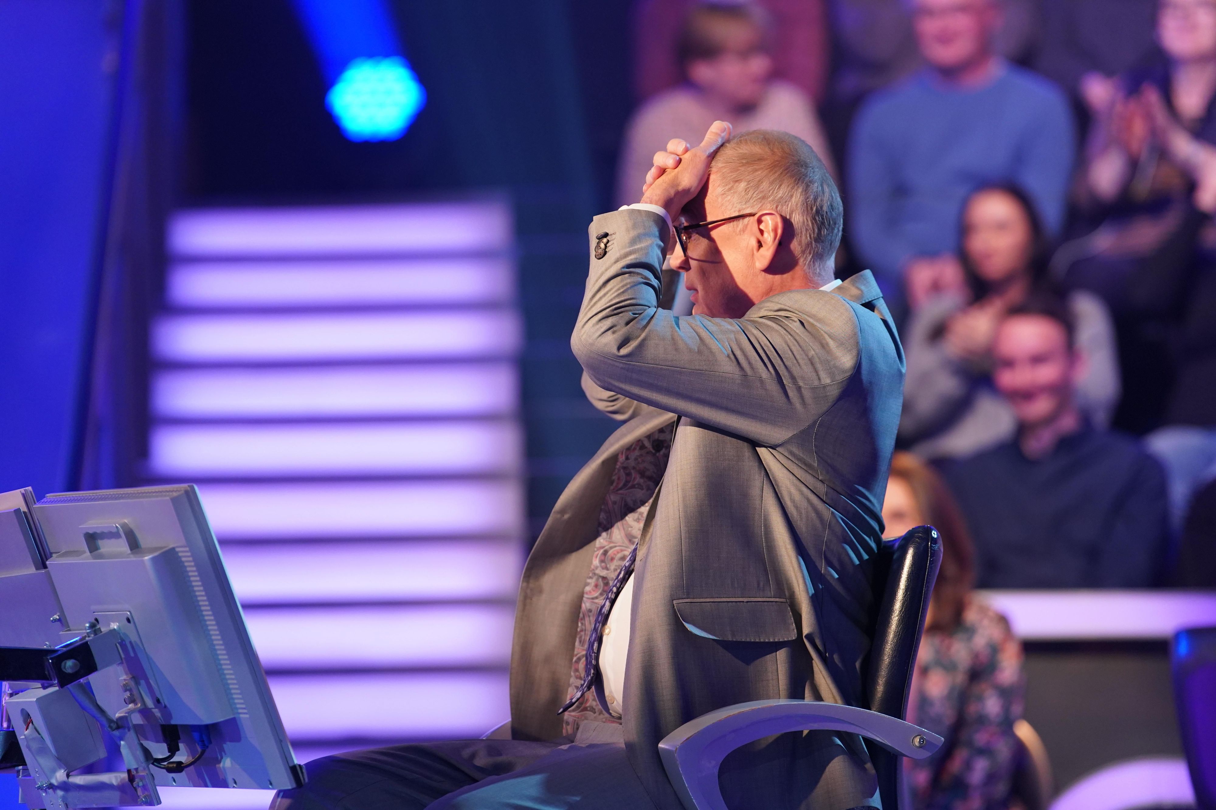 Günther Jauch staunt nicht schlecht, als plötzlich ein falscher Anrufer in der Leitung ist.