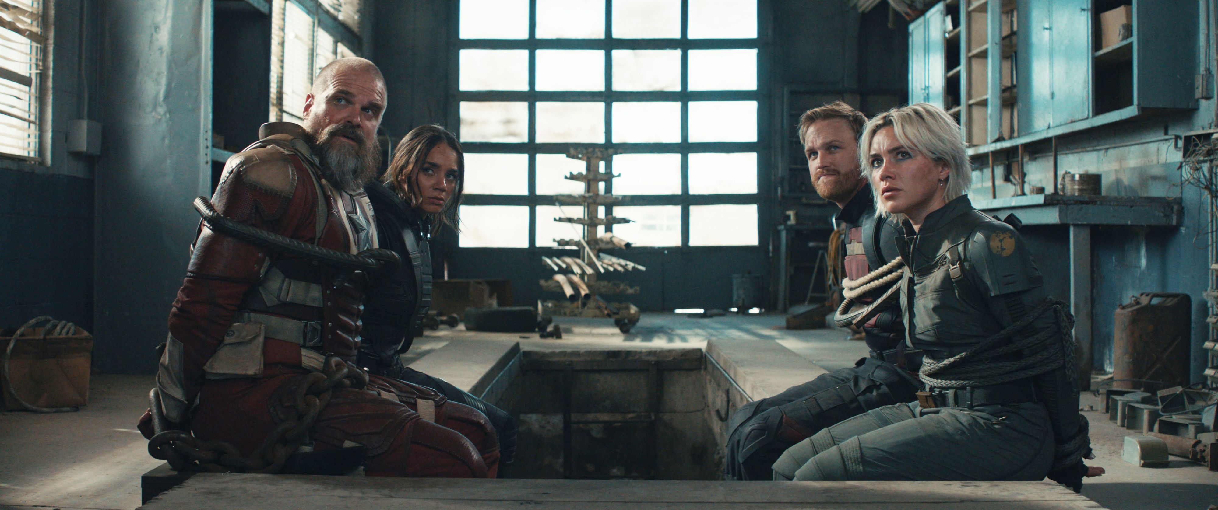 (v.l.) Red Guardian (David Harbour), Ghost (Hannah John-Kamen), John Walker (Wyatt Russell) und Yelena Belova (Florence Pugh) in Marvel Studios' THUNDERBOLTS*.